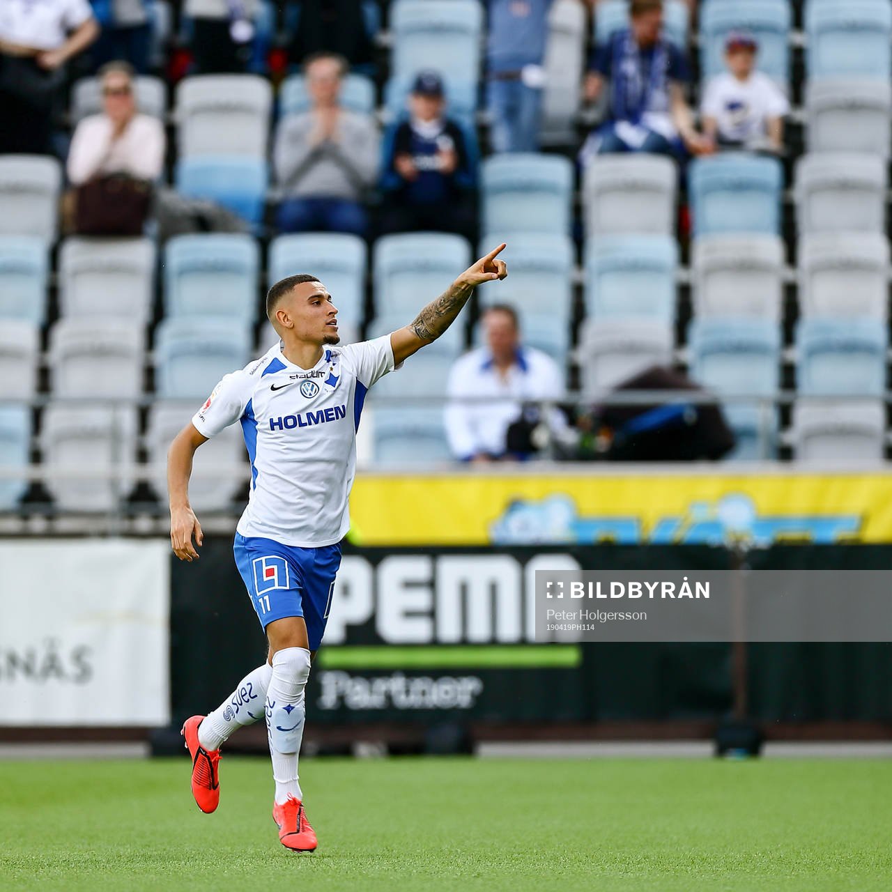 IFK Norrköpings Jordan Larsson jublar