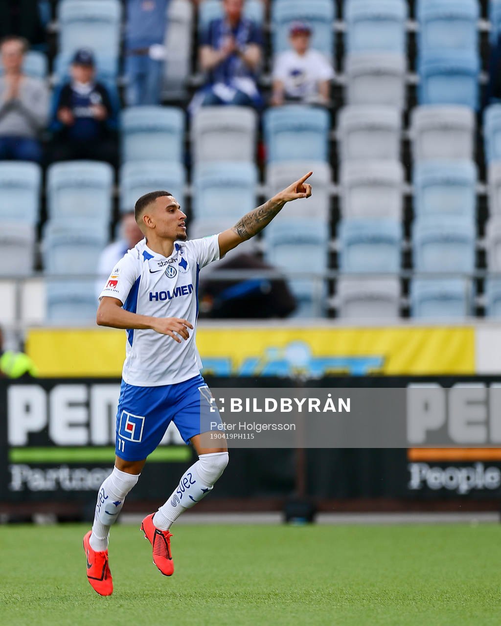 IFK Norrköpings Jordan Larsson jublar