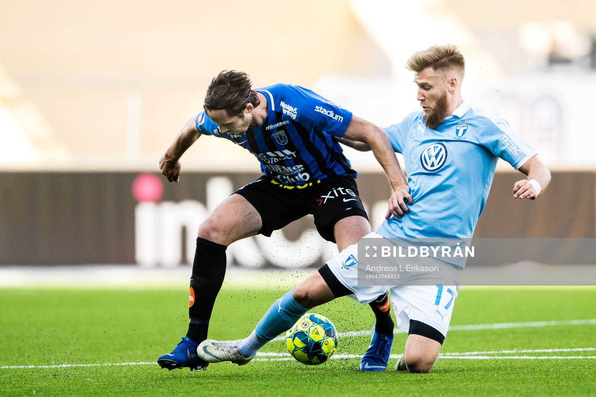 Sirius Philip Haglund och Malmö FFs Rasmus Bengtsson