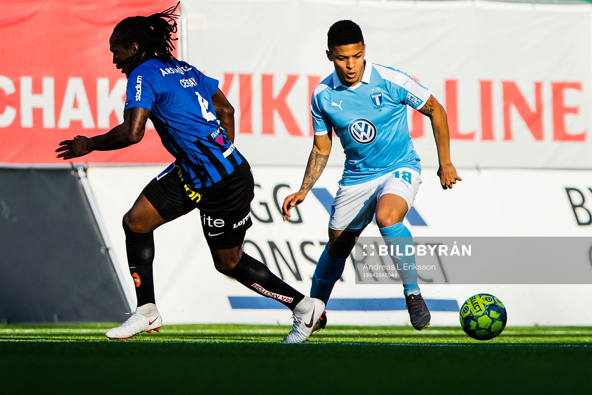 Sirius Kebba Ceesay och Malmö FFs Romain Gall