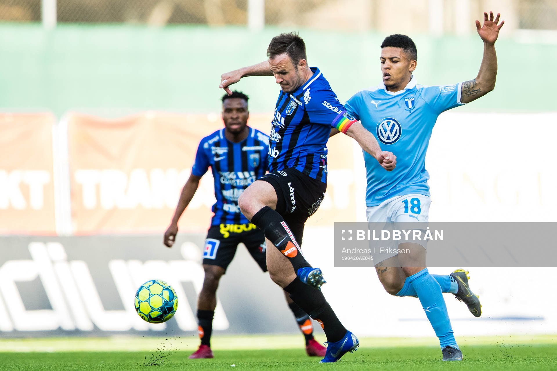 Sirius Niklas Busch Thor  och Malmö FFs Romain Gall