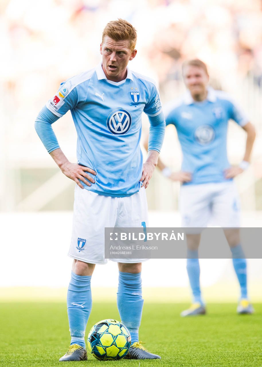 Malmö FFs Anders Christiansen förbereder sig för en