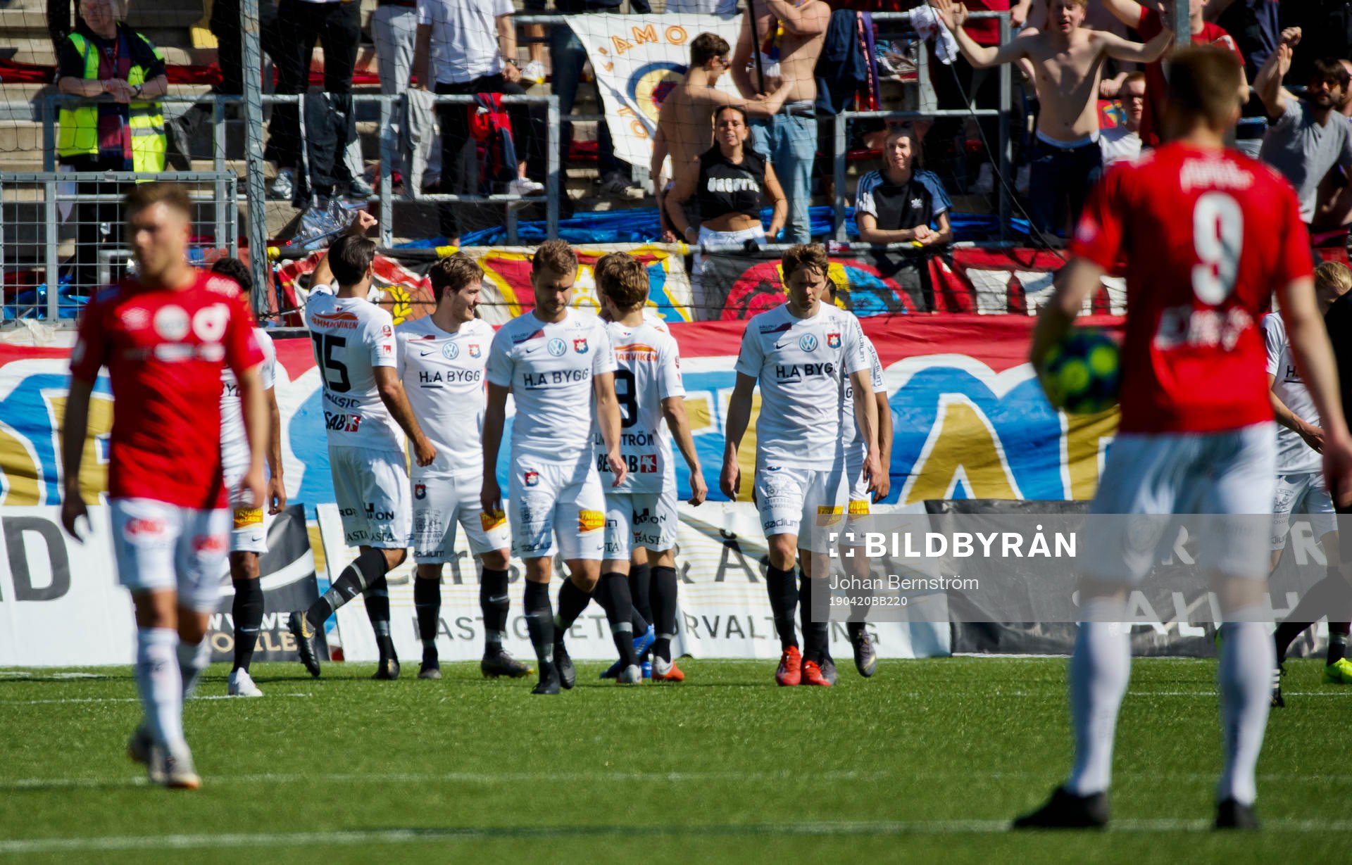 Örgrytes Victor Sköld gör 0-1 och jublar