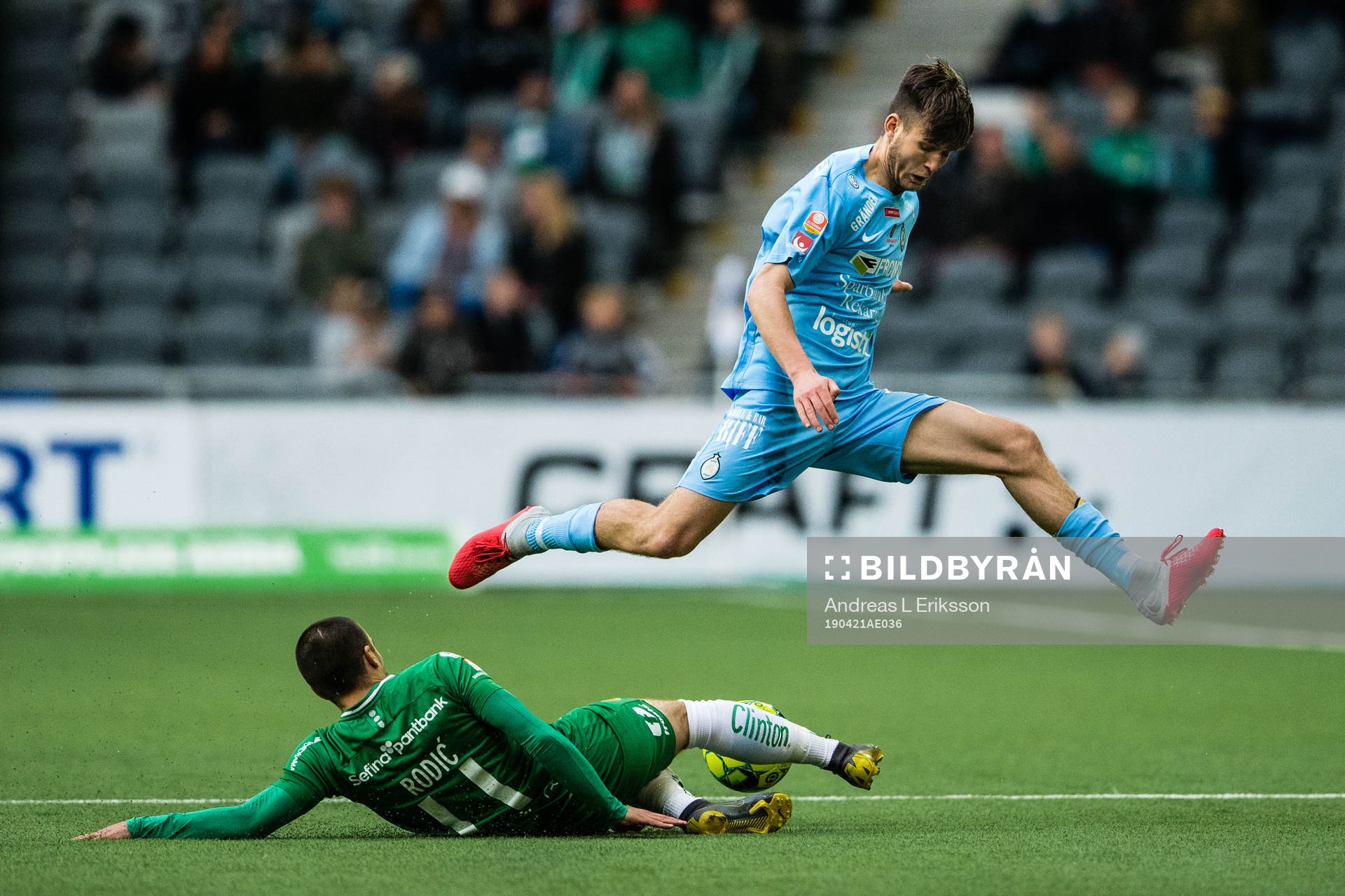 Hammarbys Vladimir Rodic och AFC Eskilstunas Wilhelm Loeper