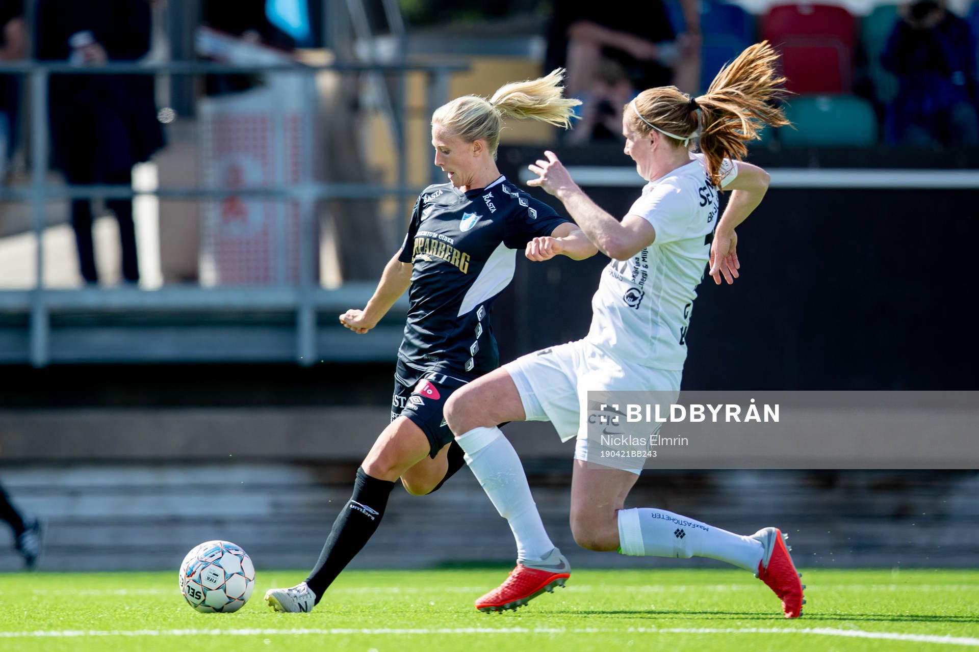 Göteborgs Rebecka Blomqvist mot Eskilstunas Vaila Barsley