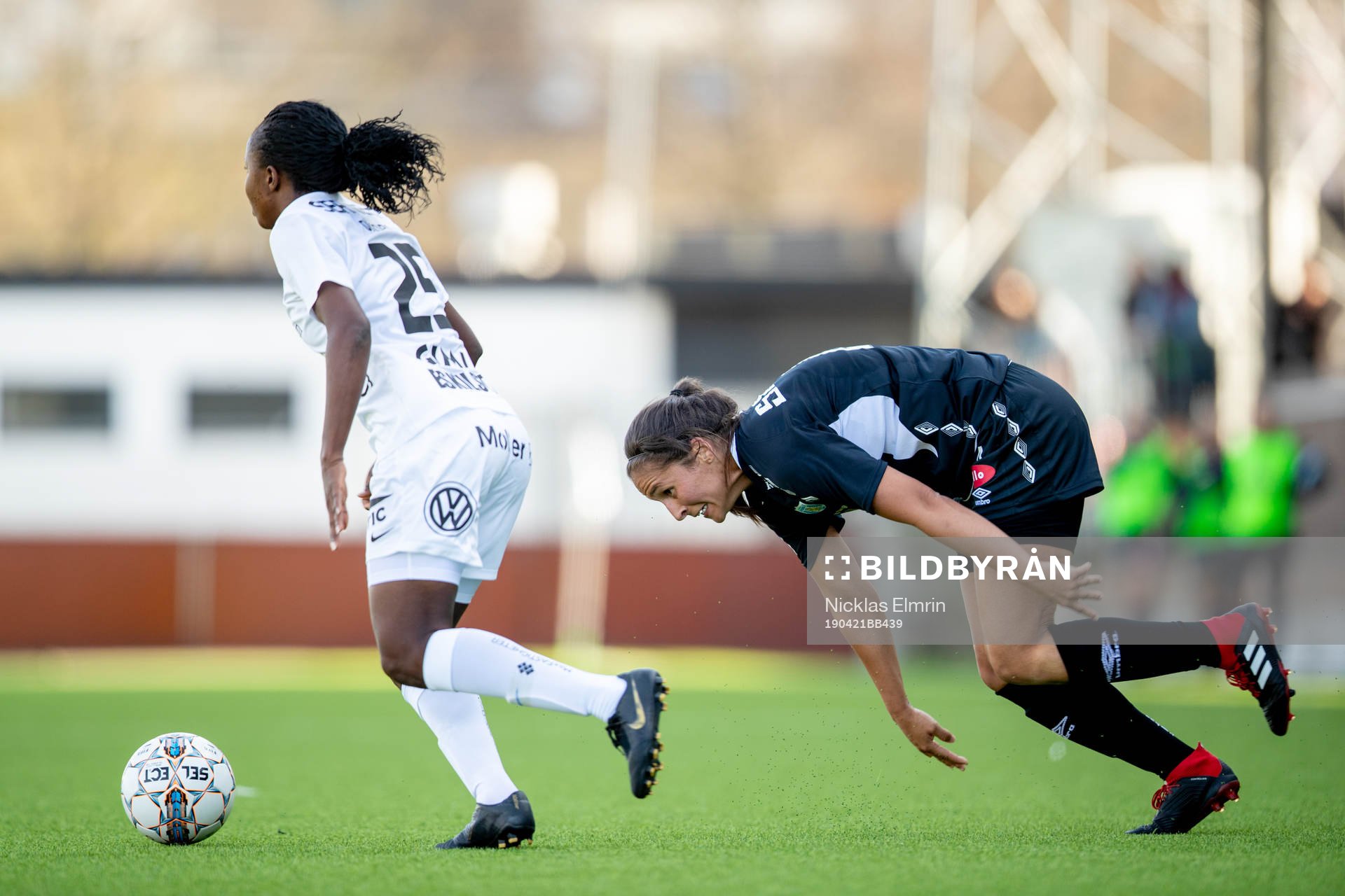 Göteborgs Taylor Leach mot Eskilstunas Sonja Okobi