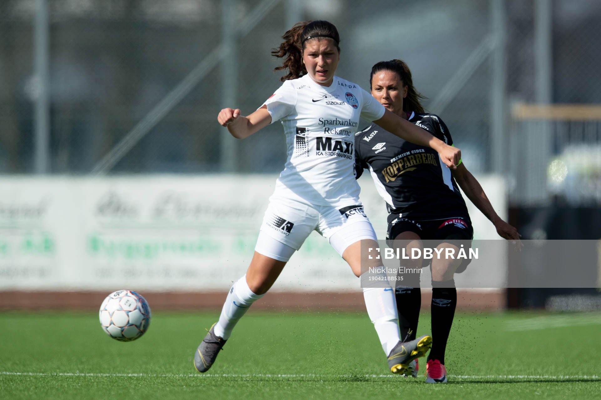 Eskilstunas Loretta Kullashi mot Göteborgs  Beata Kollmats