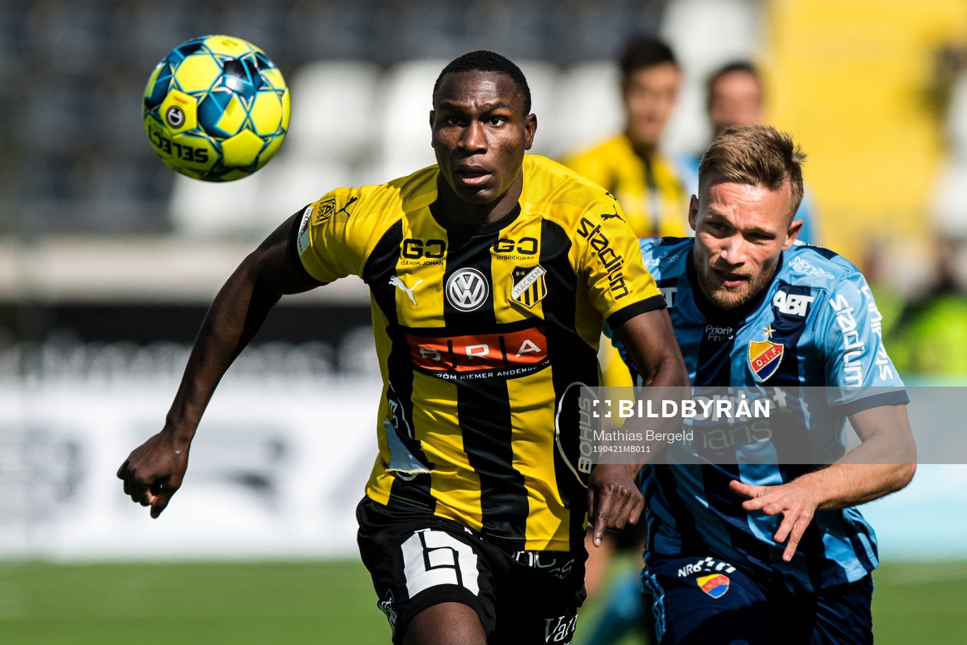 Häckens Elohor Ekpolo och Djurgårdens Nicklas Bärkroth
