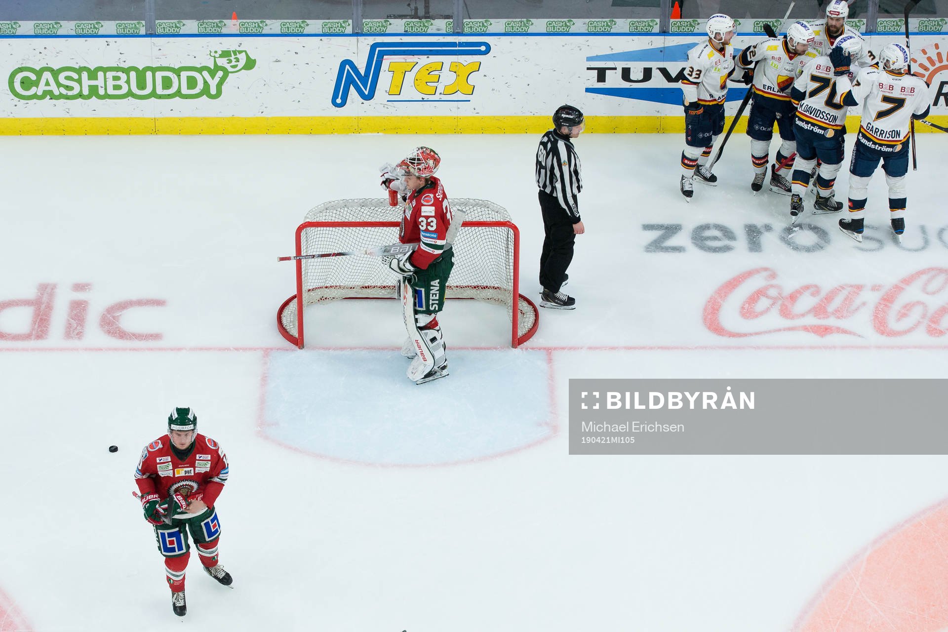 Djurgårdens Marcus Davidsson jublar med lagkamrater