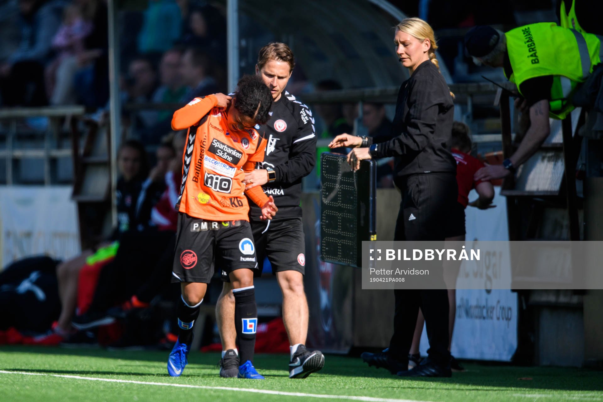 Kristianstads Evelina Duljan utgår skadad