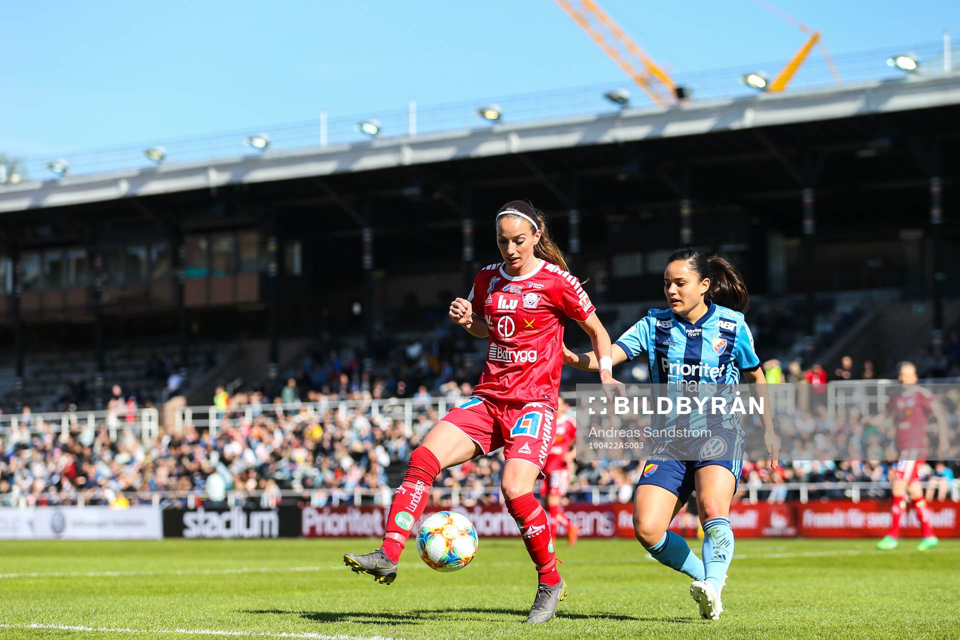 Linköpings Kosovare Asllani och Djurgårdens Malin Diaz
