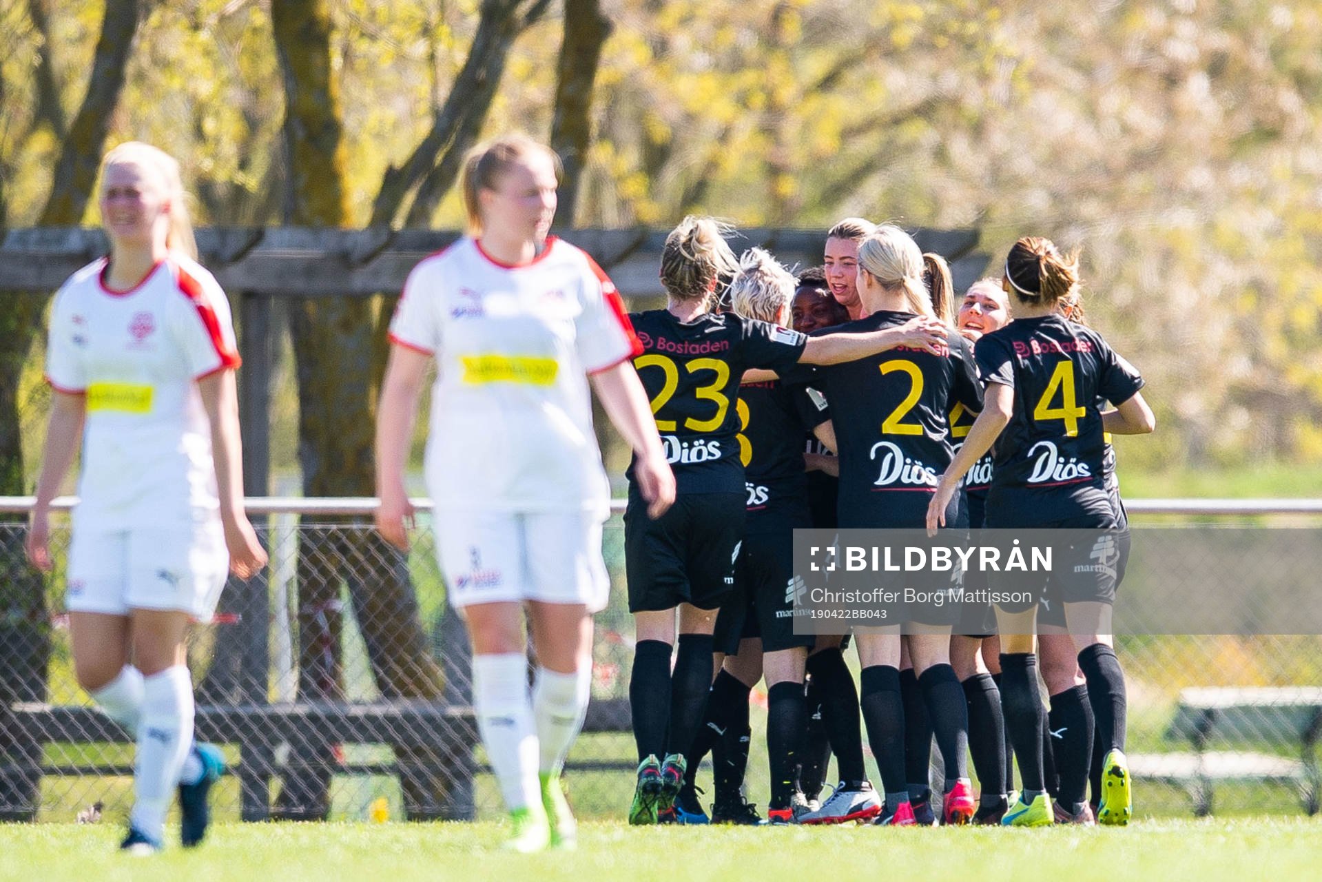 Umeås Orji Ebere jublar med lagkamrater efter 0-1 under fotbollsmatchen i Elitettan mellan Borgeby och Umeå IK den 22 april 2019 i Borgeby.