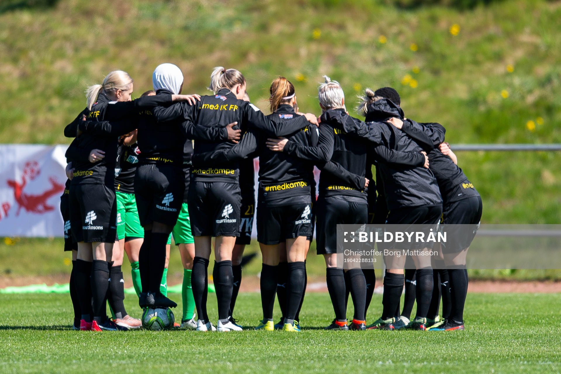 Umeås spelare under uppvärmningen inför fotbollsmatchen i Elitettan mellan Borgeby och Umeå IK den 22 april 2019 i Borgeby. 
