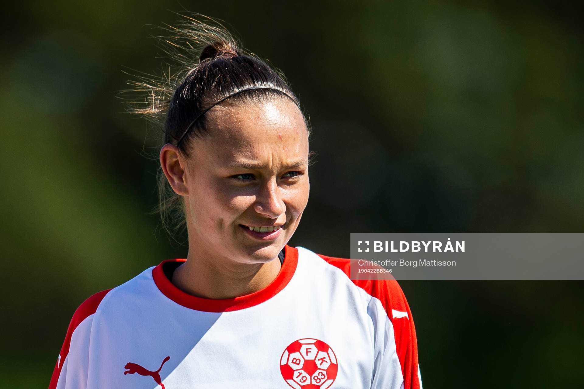Borgebys Julia Welin under lineupen inför fotbollsmatchen i Elitettan mellan Borgeby och Umeå IK den 22 april 2019 i Borgeby. 
