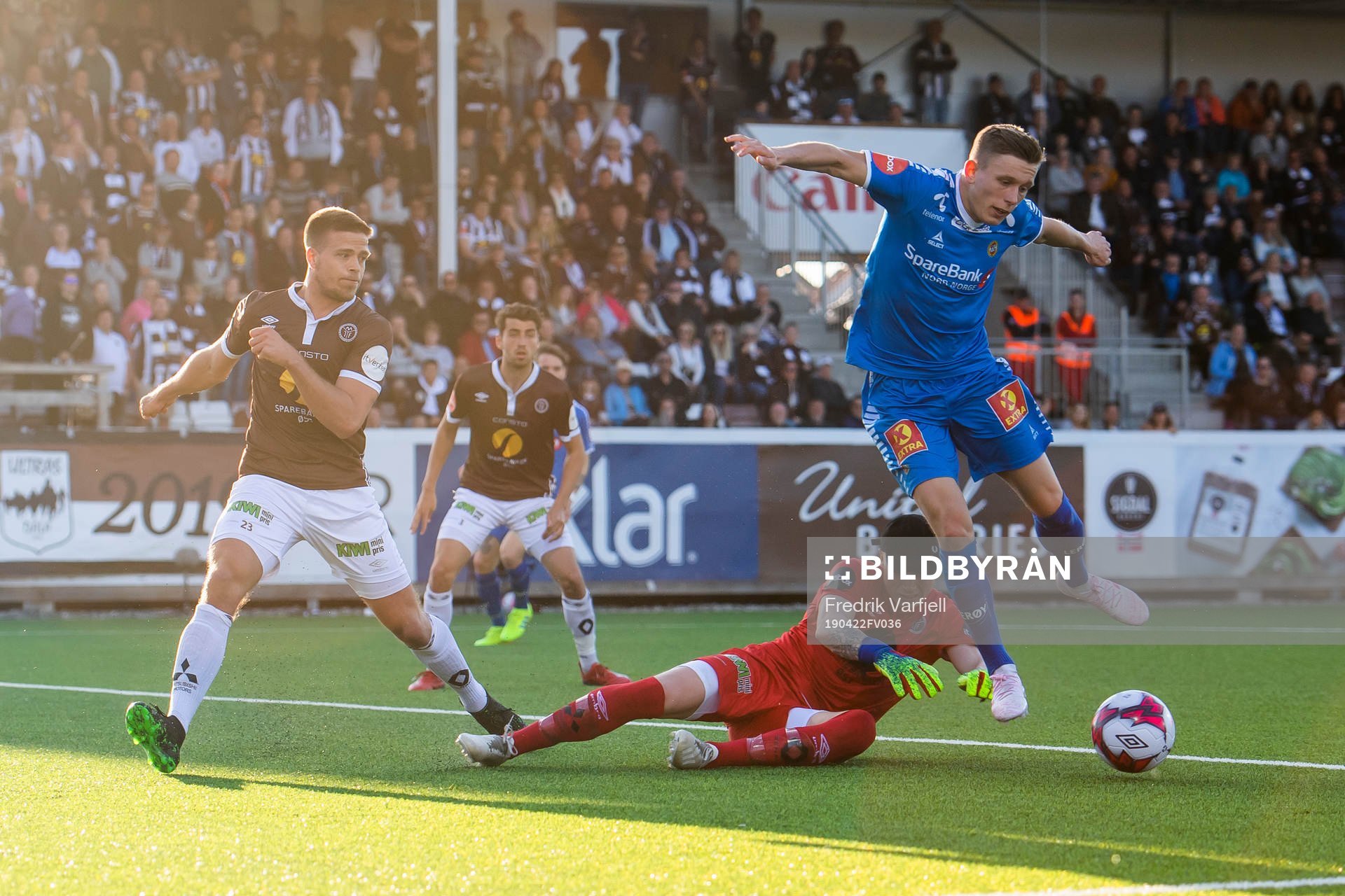 Sondre Johansen, goalkeeper Julian Faye Lund of Mjøndalen