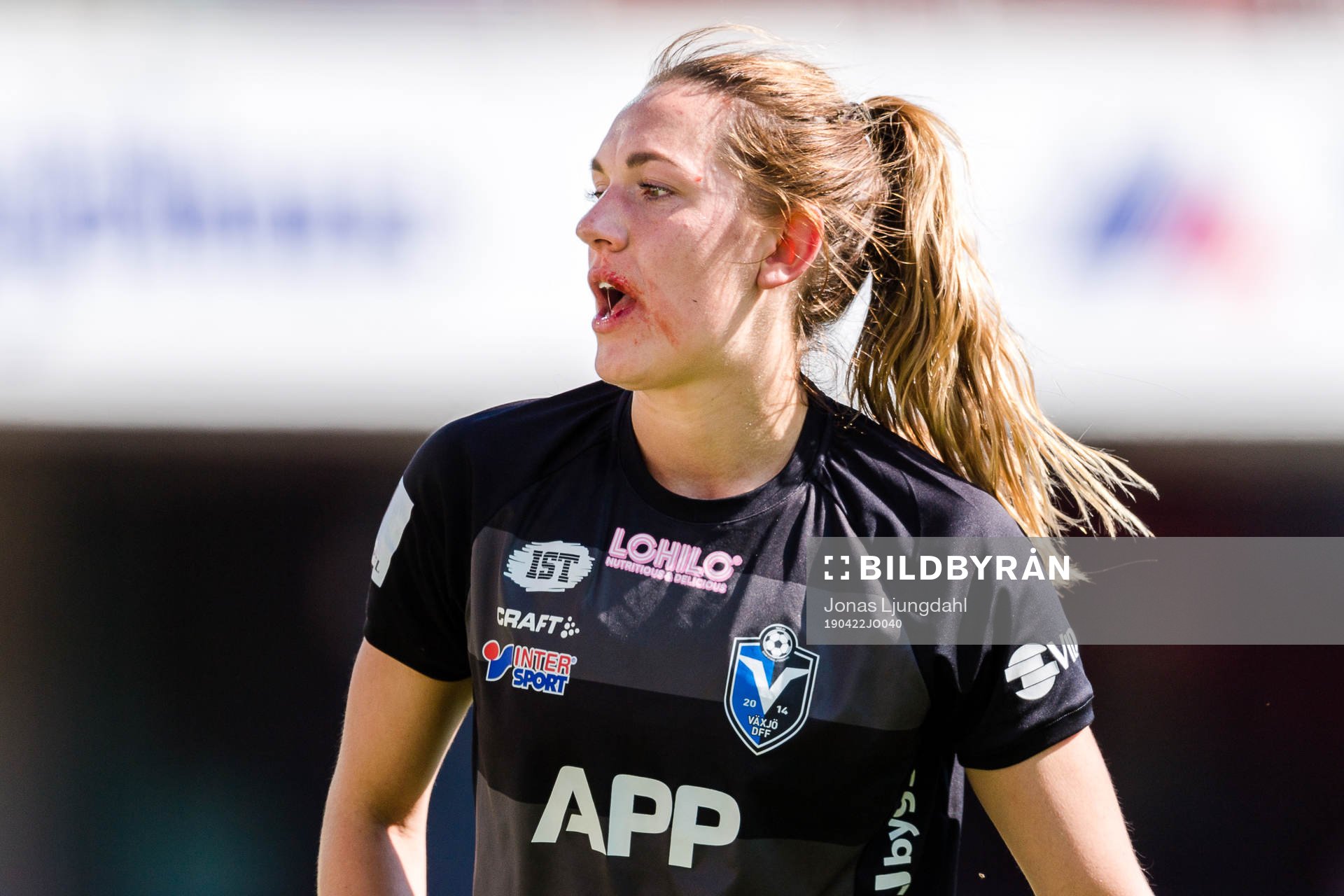Växjös Jennie Nordin blöder från munnen