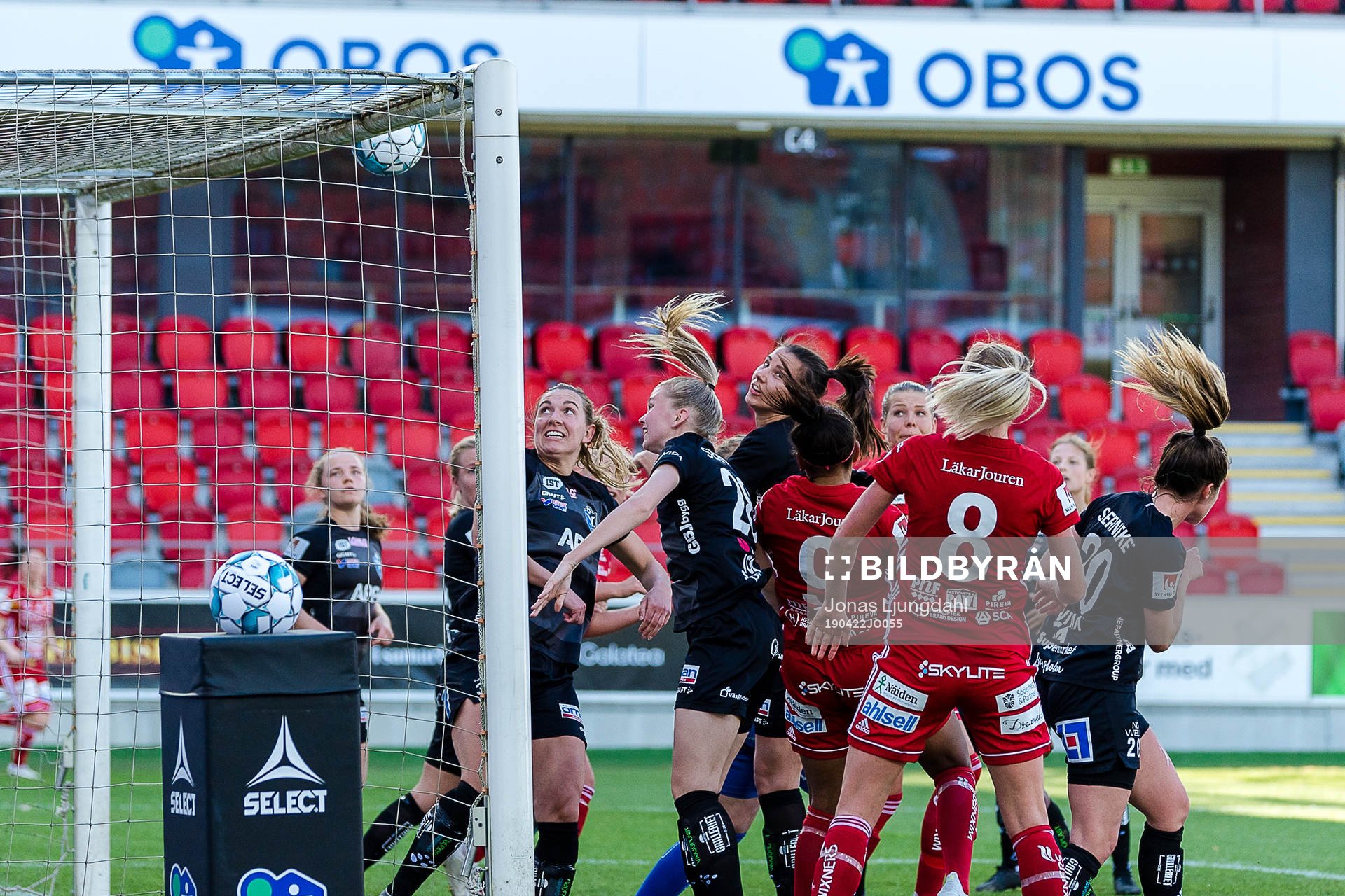 Piteås spelare nickar i ribban