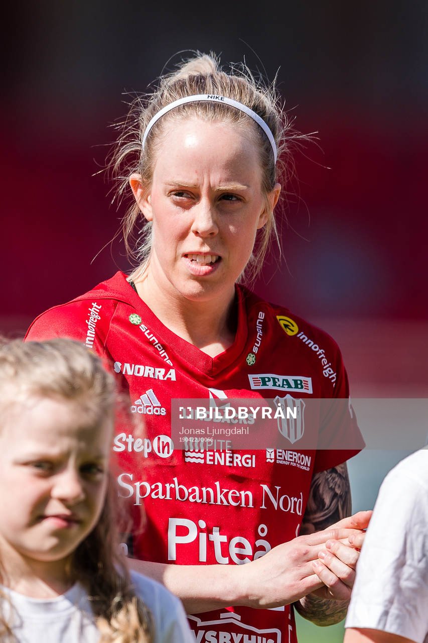 Piteås Cecilia Edlund före fotbollsmatchen i