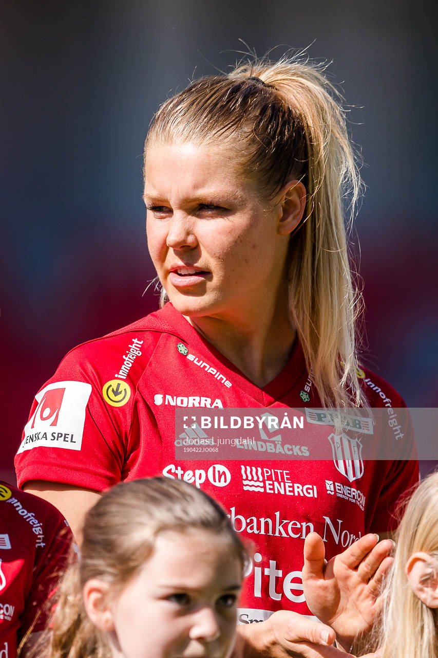 Piteås Nina Jakobsson före fotbollsmatchen i
