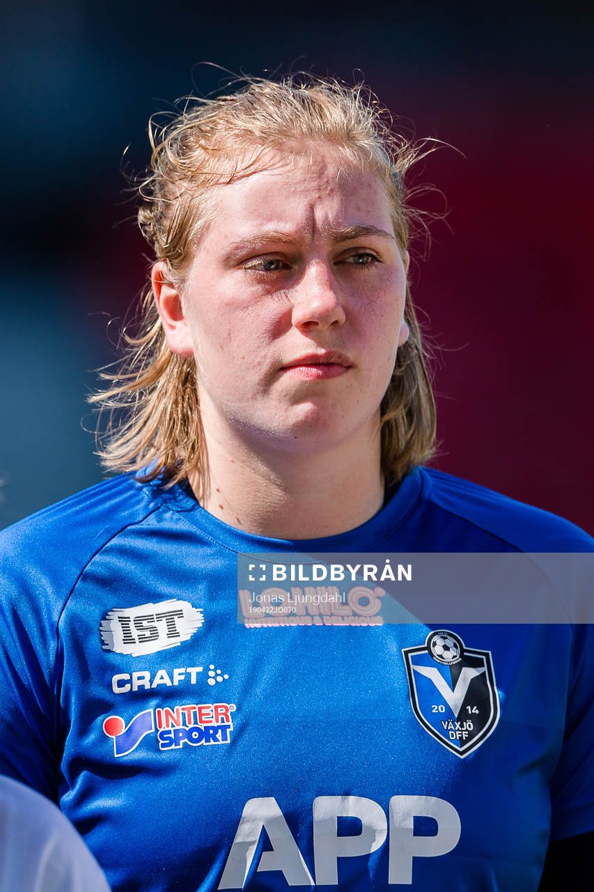 Växjös målvakt Moa Edrud före fotbollsmatchen i
