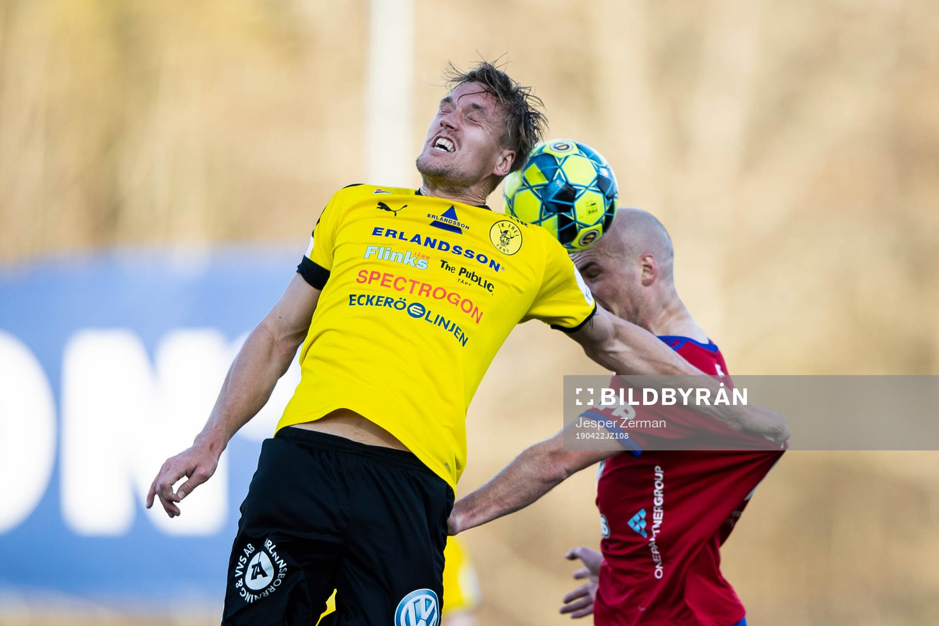 Frejs Kim Skoglund och Östers Jonathan Drott