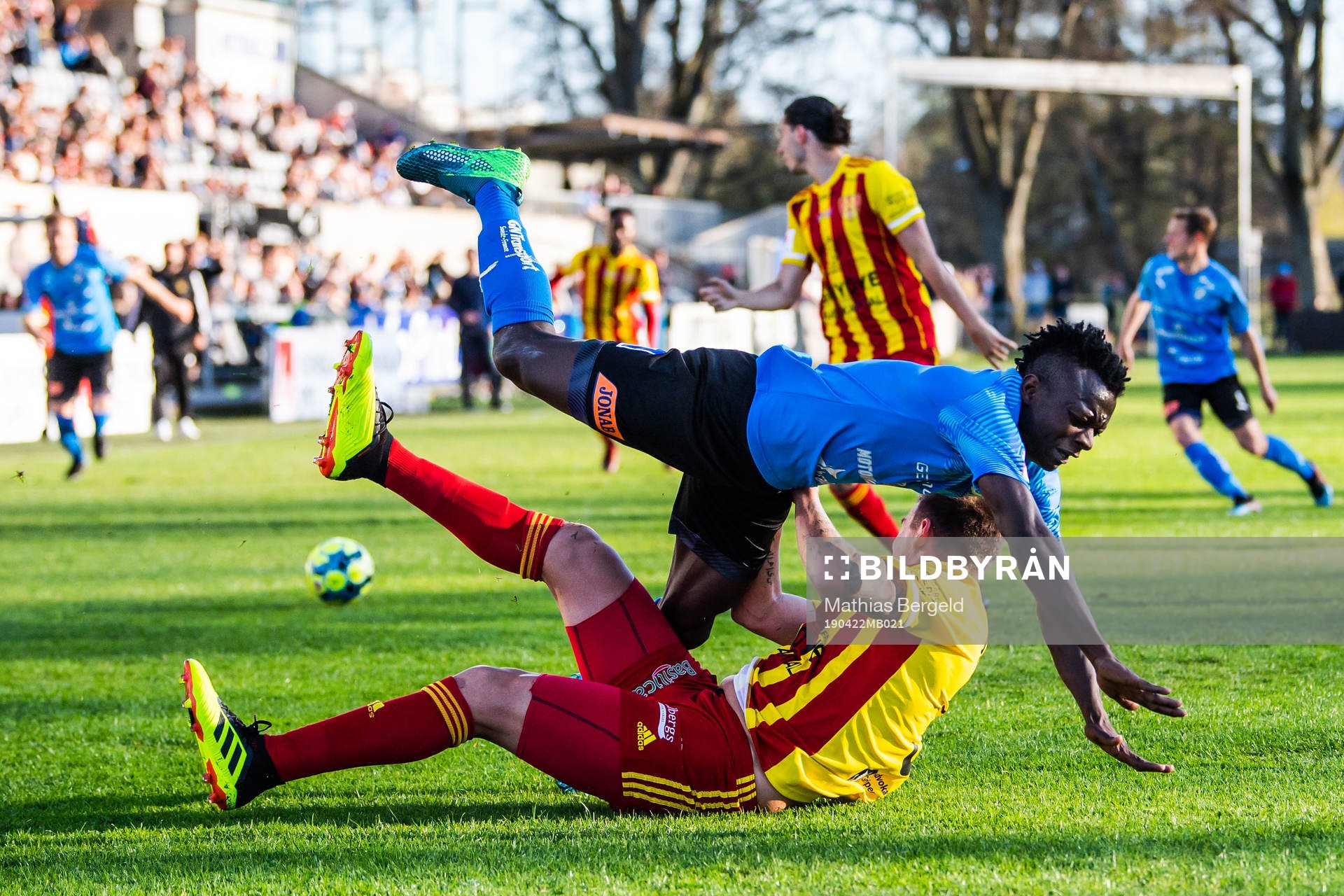 Syrianskas Matias Cahais och Halmstads Thomas Boakye