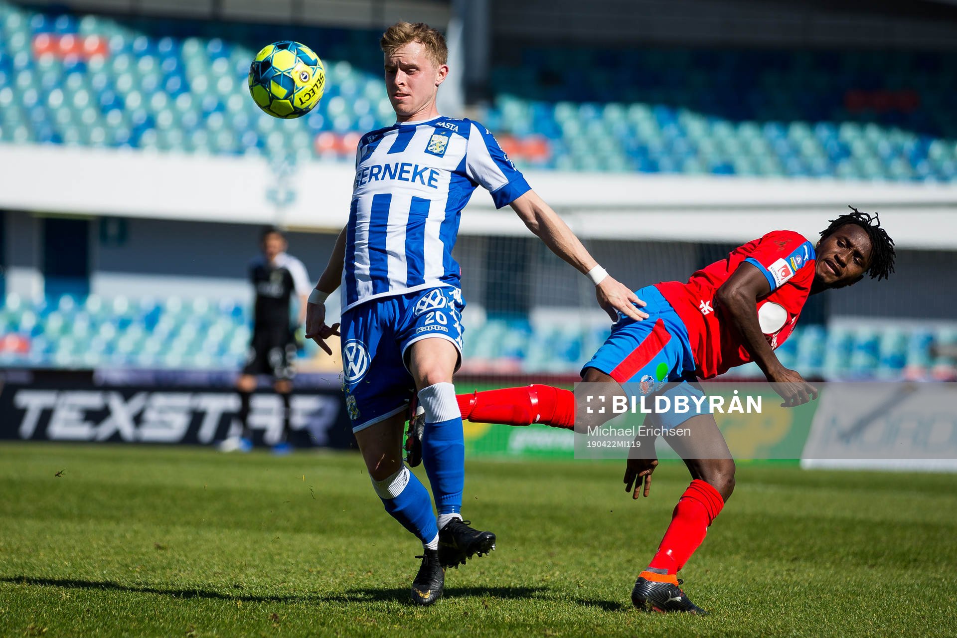 IFK Göteborgs Victor Wernersson och Helsingborgs Mamudu
