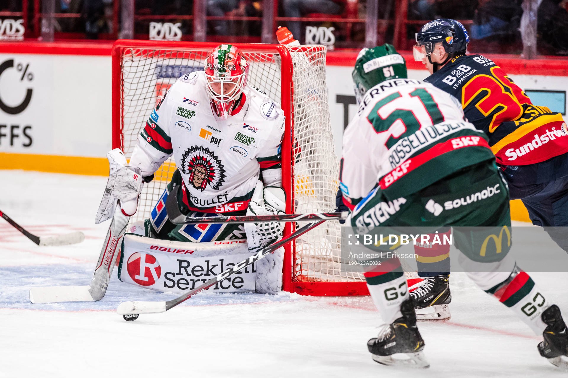 Frölundas målvakt Johan Mattsson och Mats Rosseli Olsen