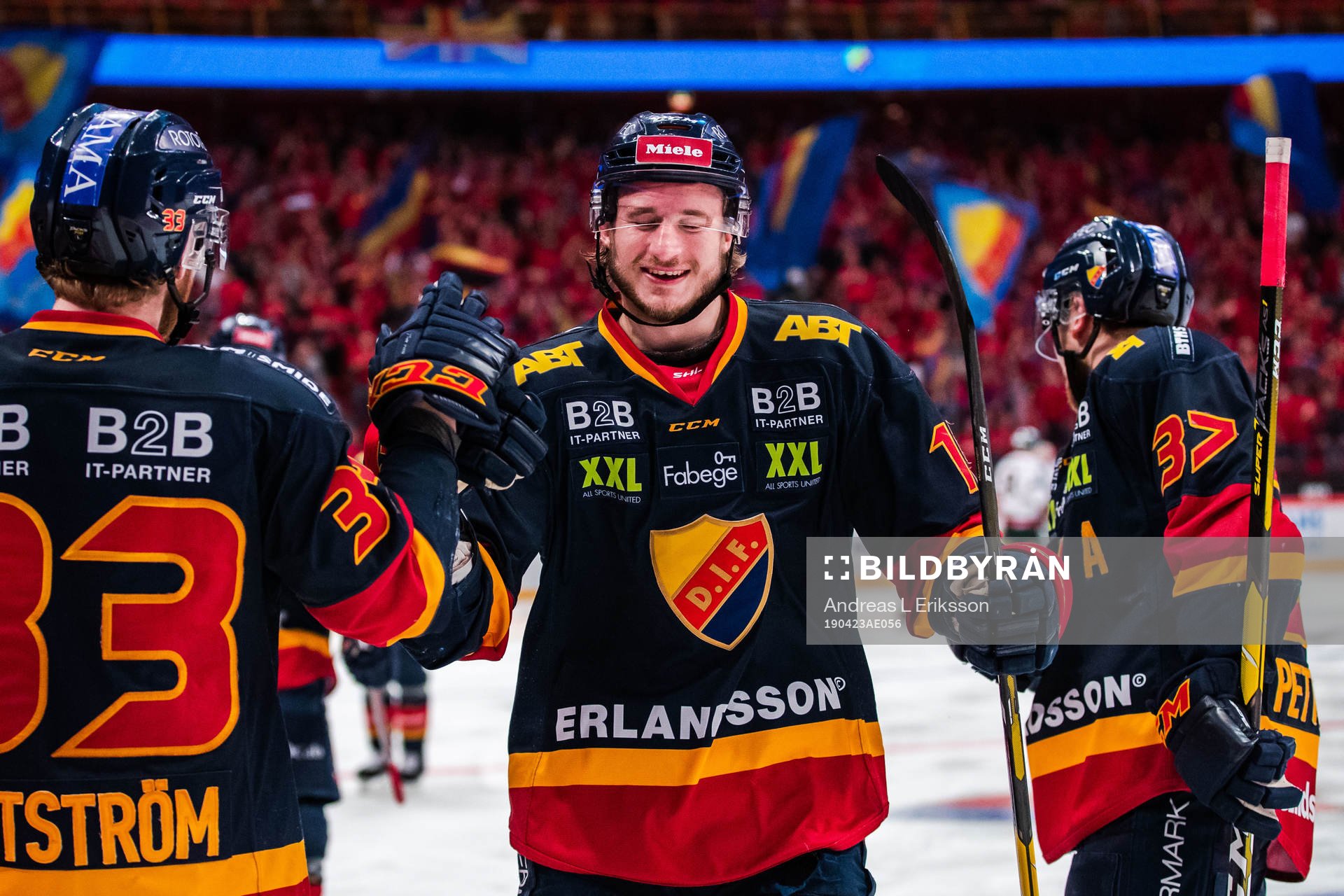 Djurgårdens Jakob Lilja jublar med lagkamrater