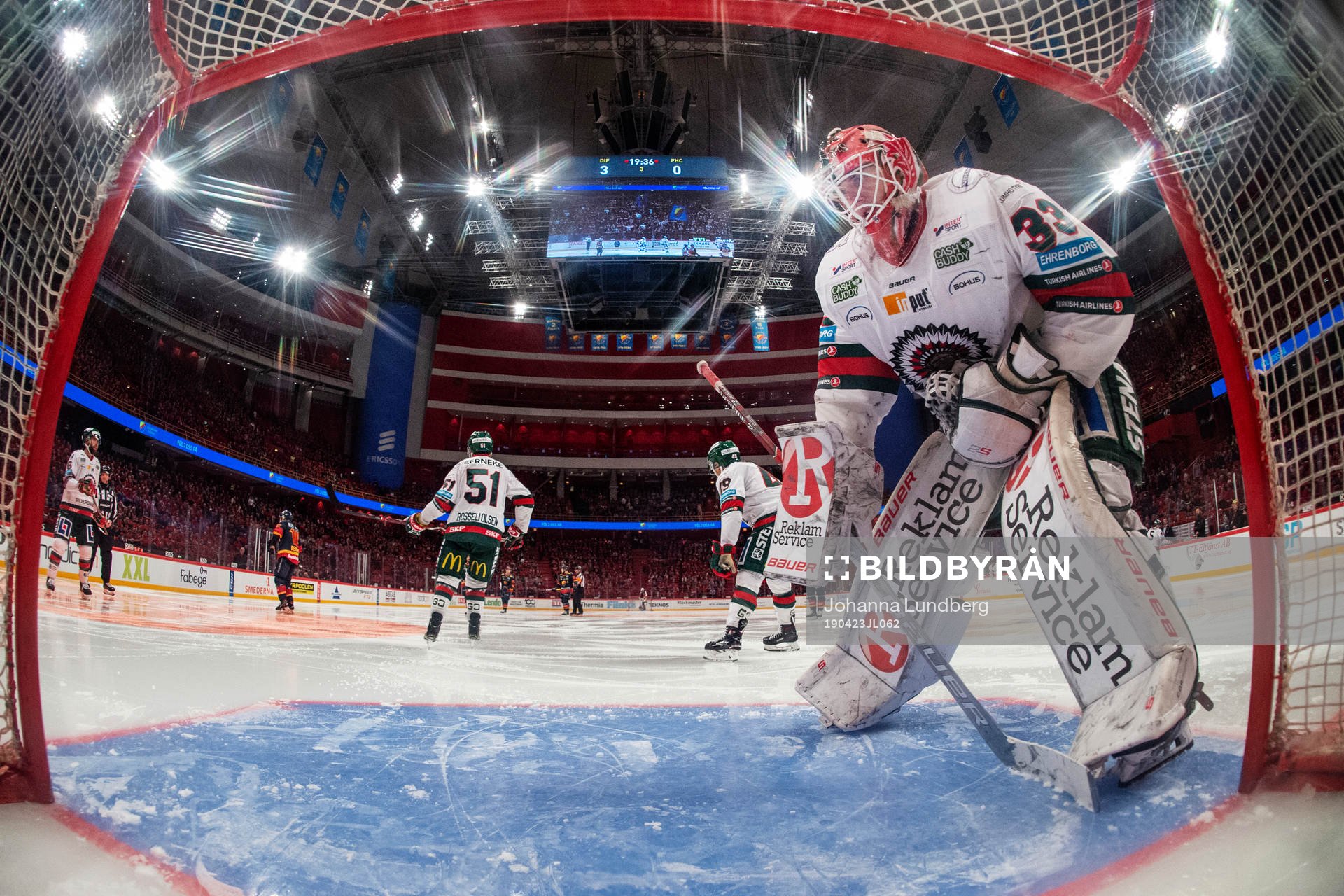 Frölundas målvakt Johan Mattsson deppar