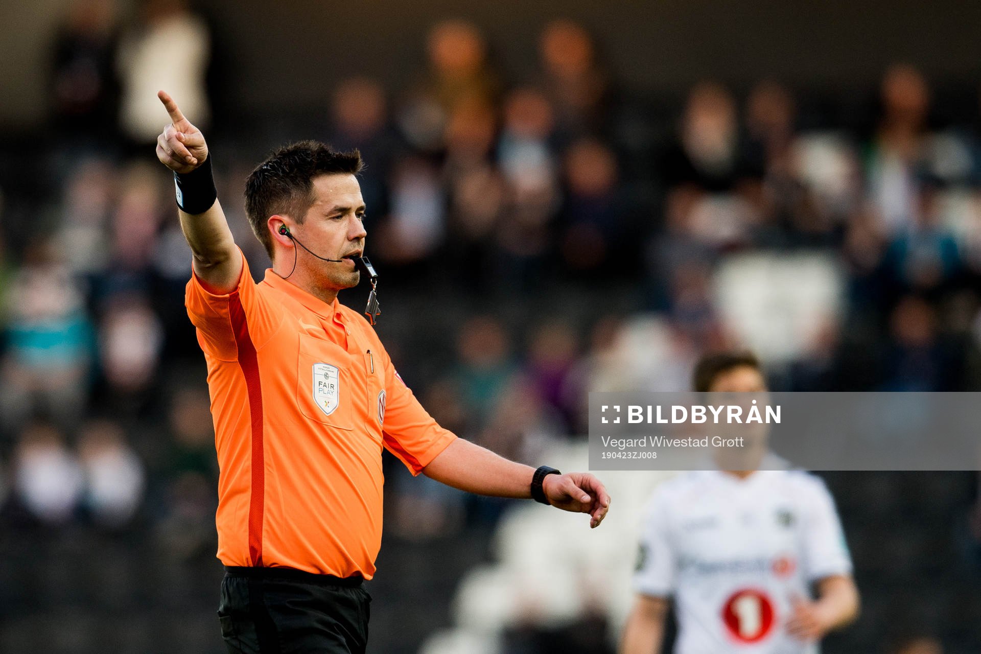 Referee Tom Harald Hagen