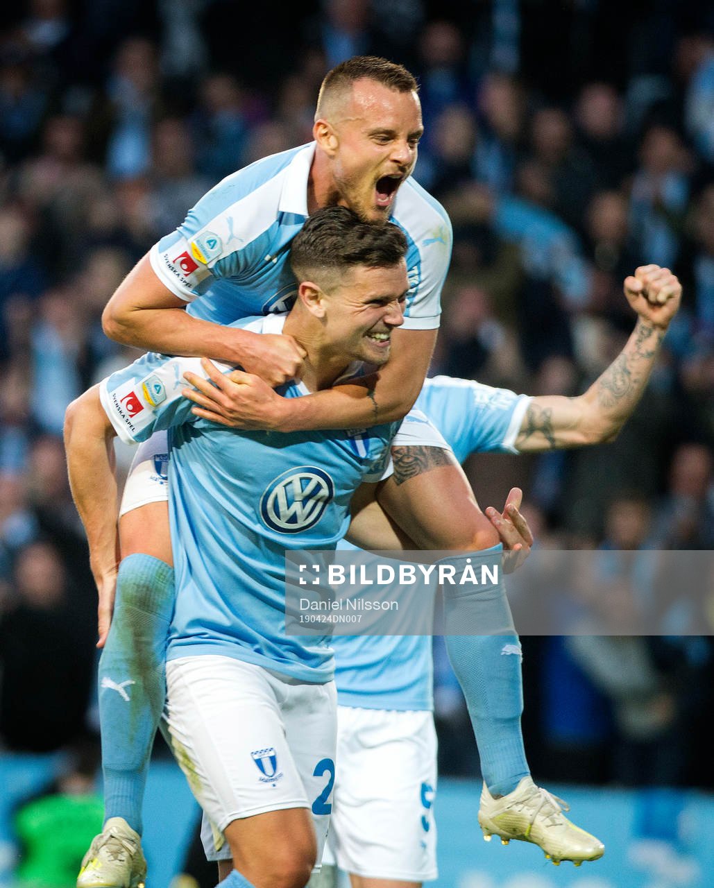 Malmö FFs Marcus Antonsson jublar med och Eric Larsson