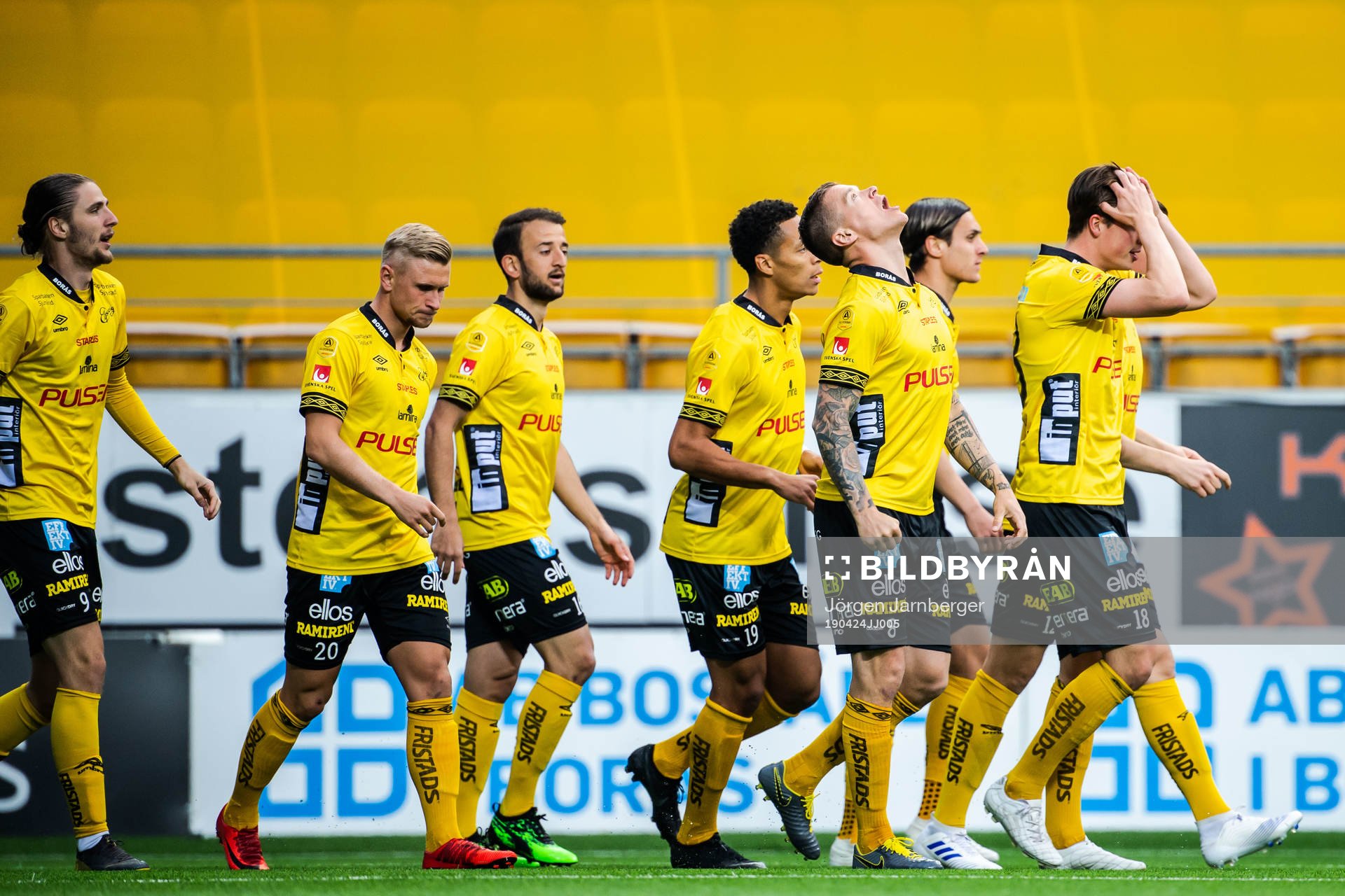 Elfsborgs Samuel Holmén jublar med lagkamrater