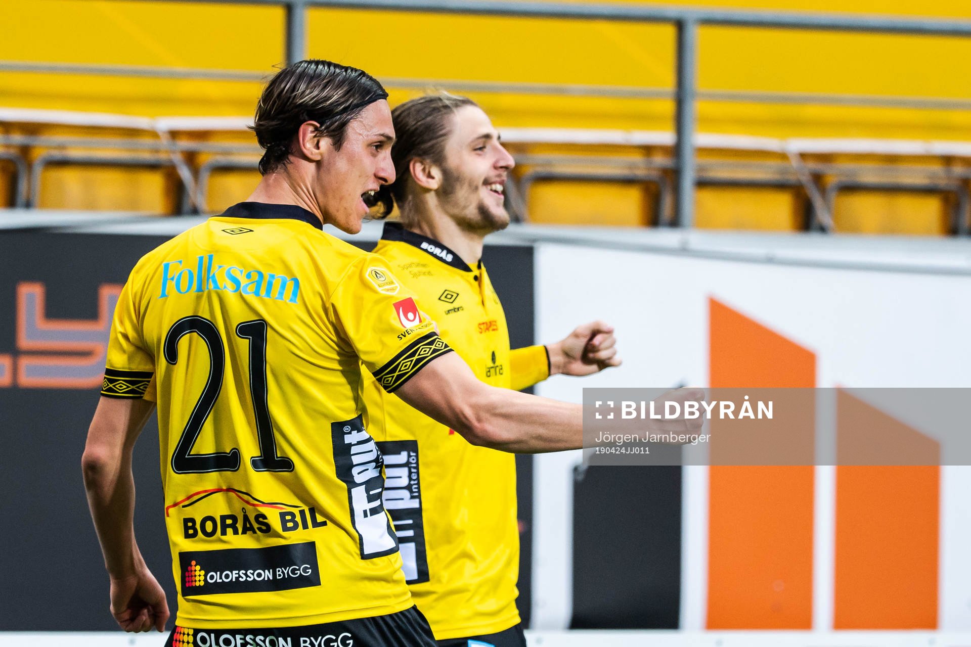 Elfsborgs Pawel Cibicki och Jonathan Levi jublar