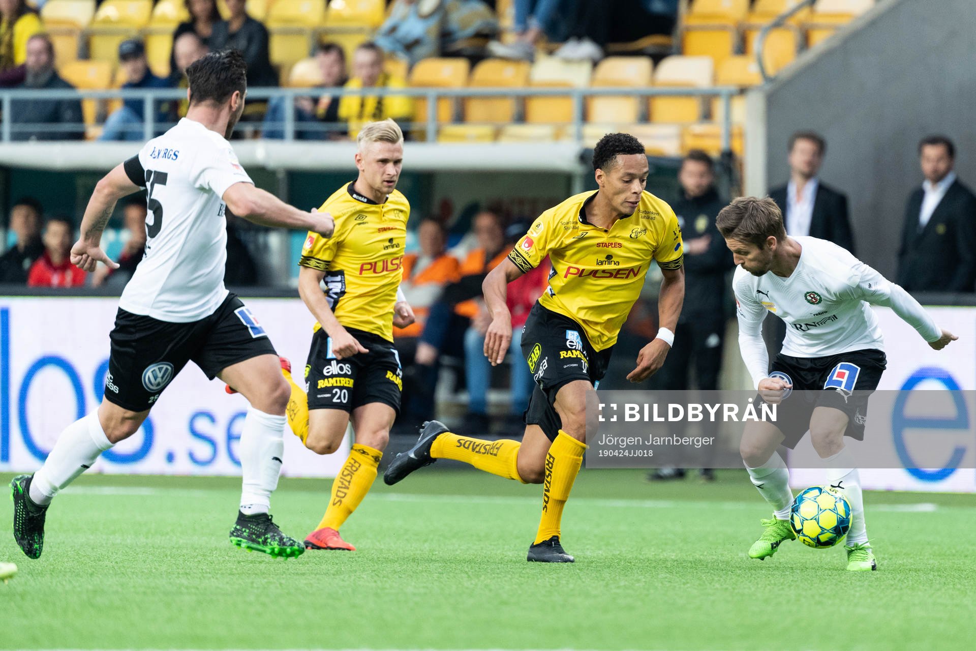 Elfsborgs Kevin Kabran  och Örebros Martin Lorentzson