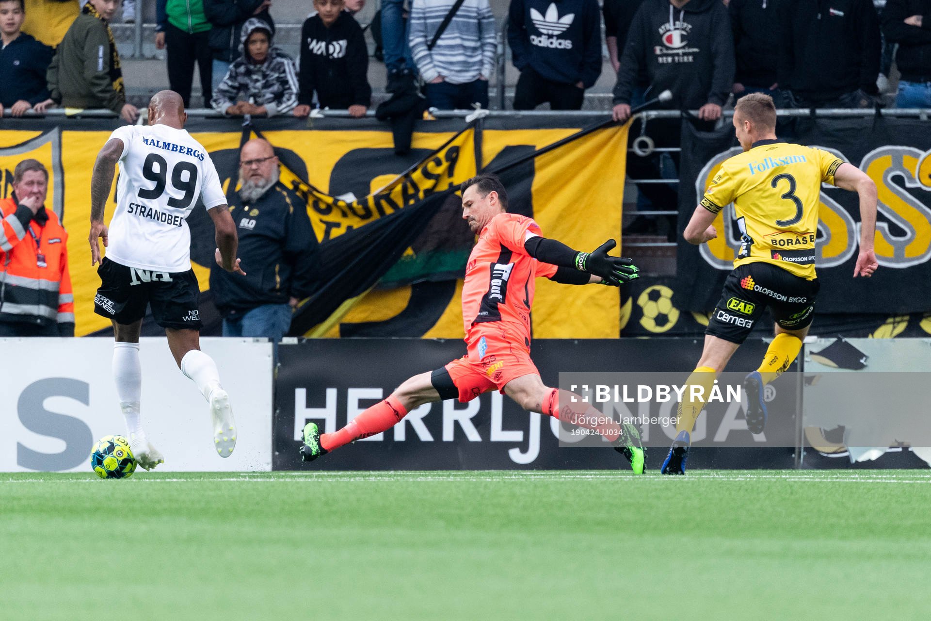 Elfsborgs målvakt Kevin Stuhr Ellegaard och Örebros