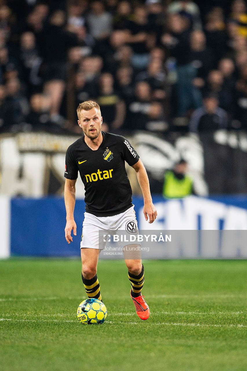 s Sebastian Larsson