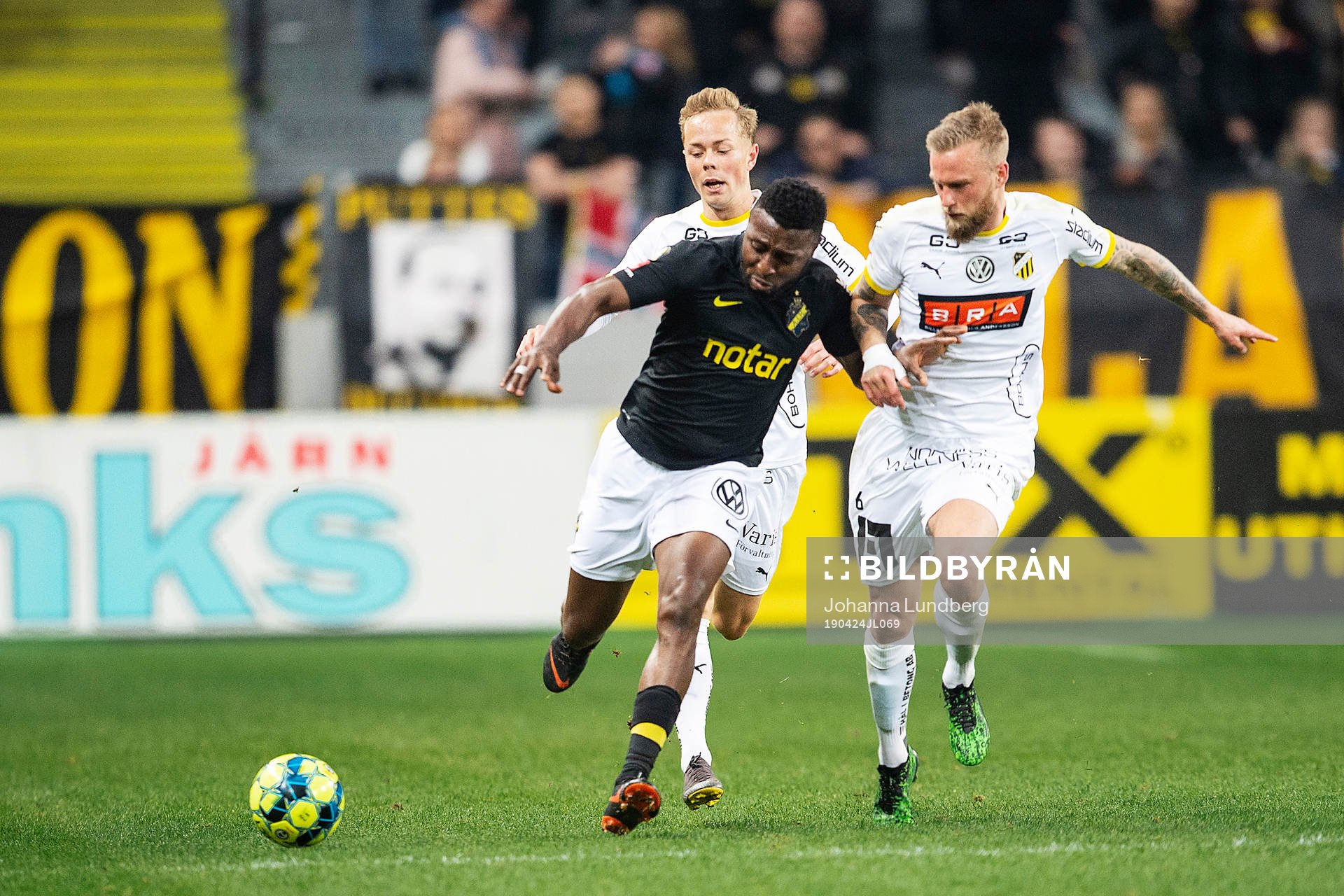s Chinedu Ogbuke Obasi mot Häckens Adam Andersson och