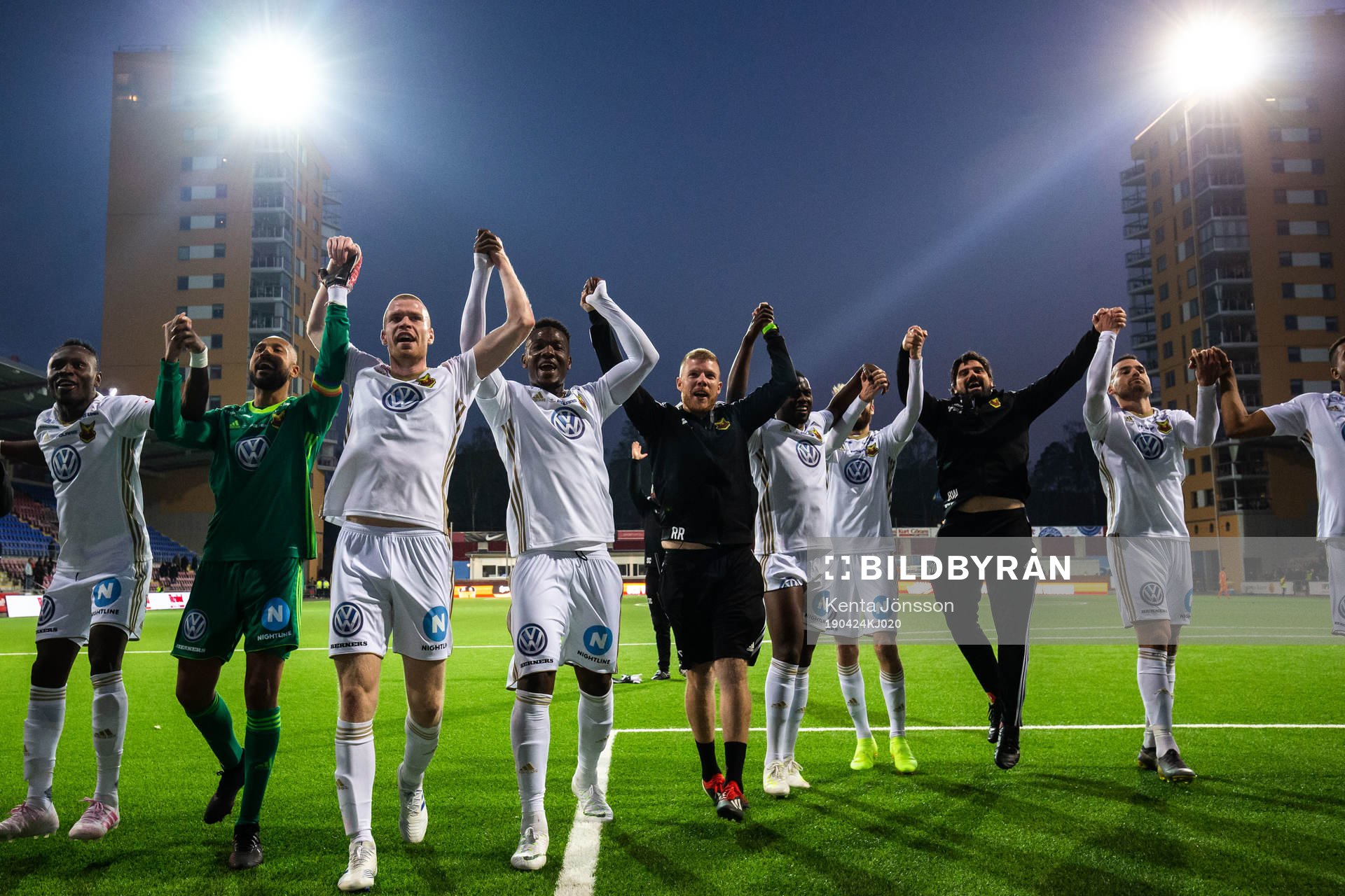 Östersunds spelare jublar