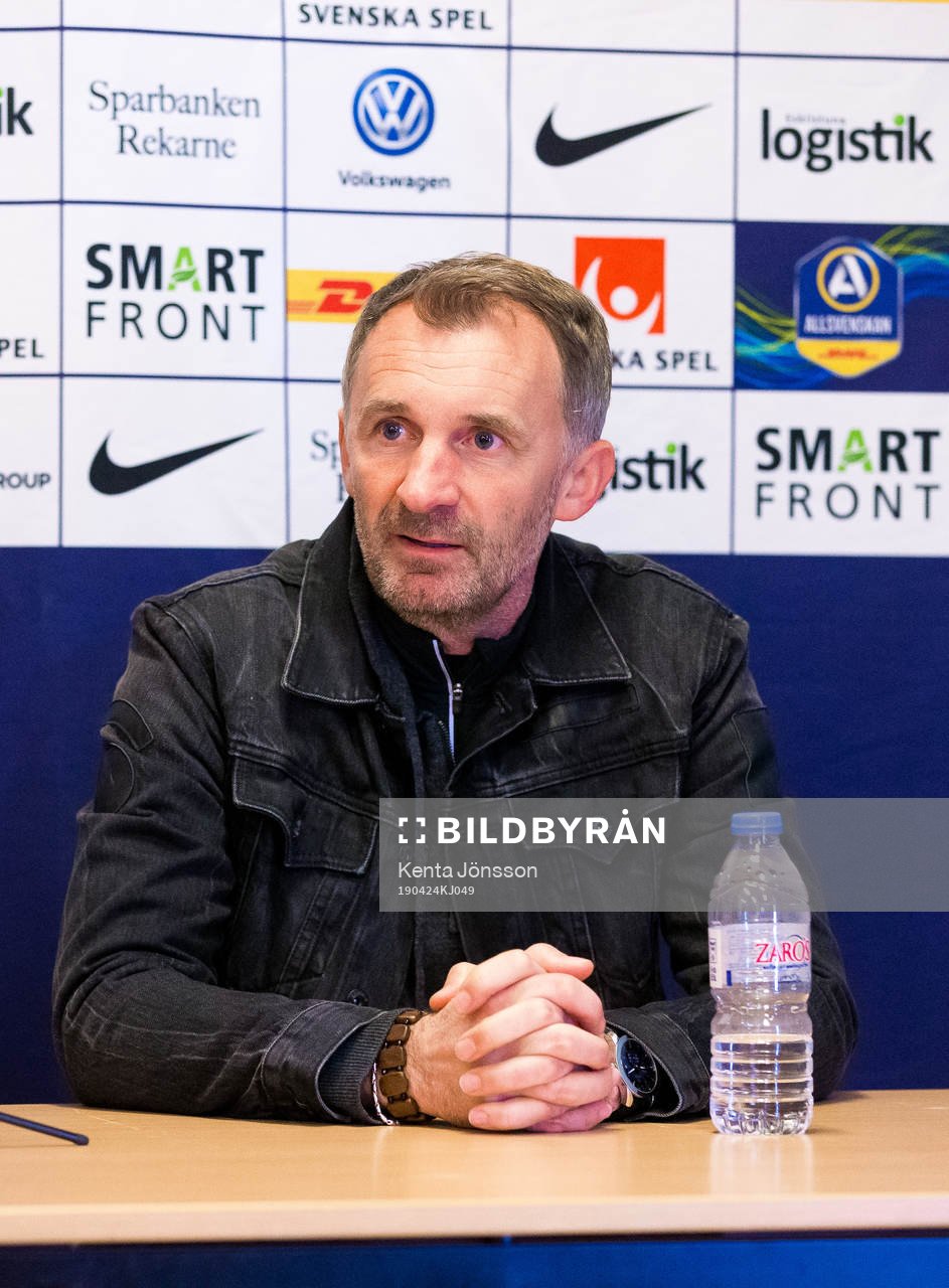 AFC Eskilstunas tränare Nemanja Miljanvoic på