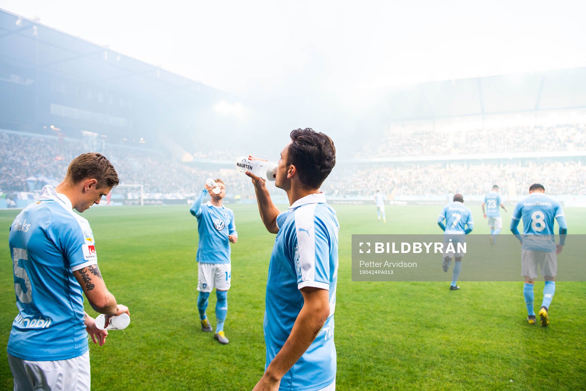 Malmö FFs Marcus Antonsson dricker vatten
