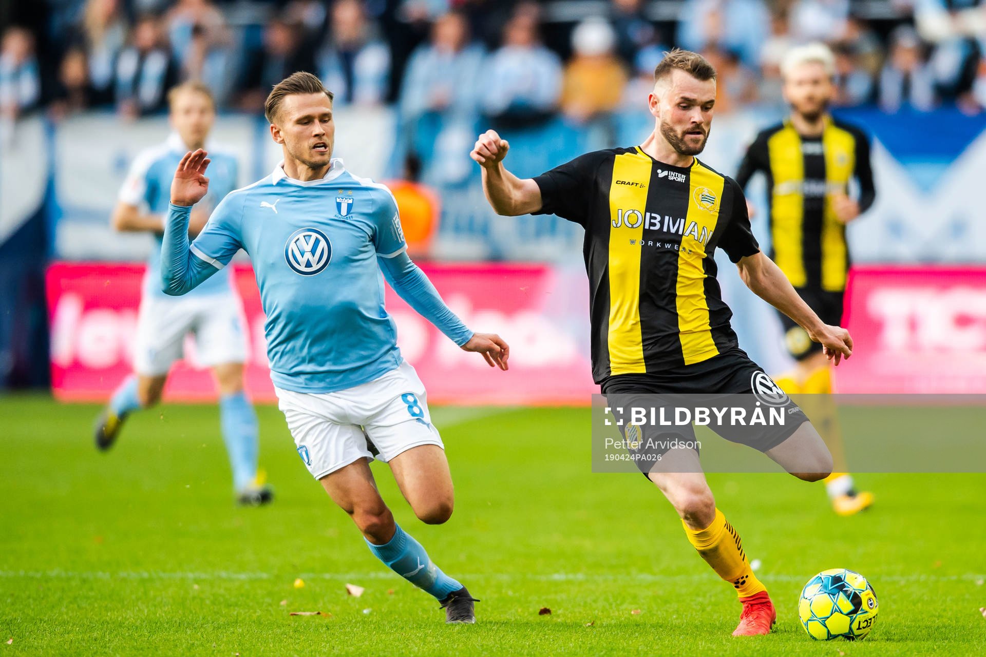 Malmö FFs Arnór Traustason och Hammarbys Mads Fenger