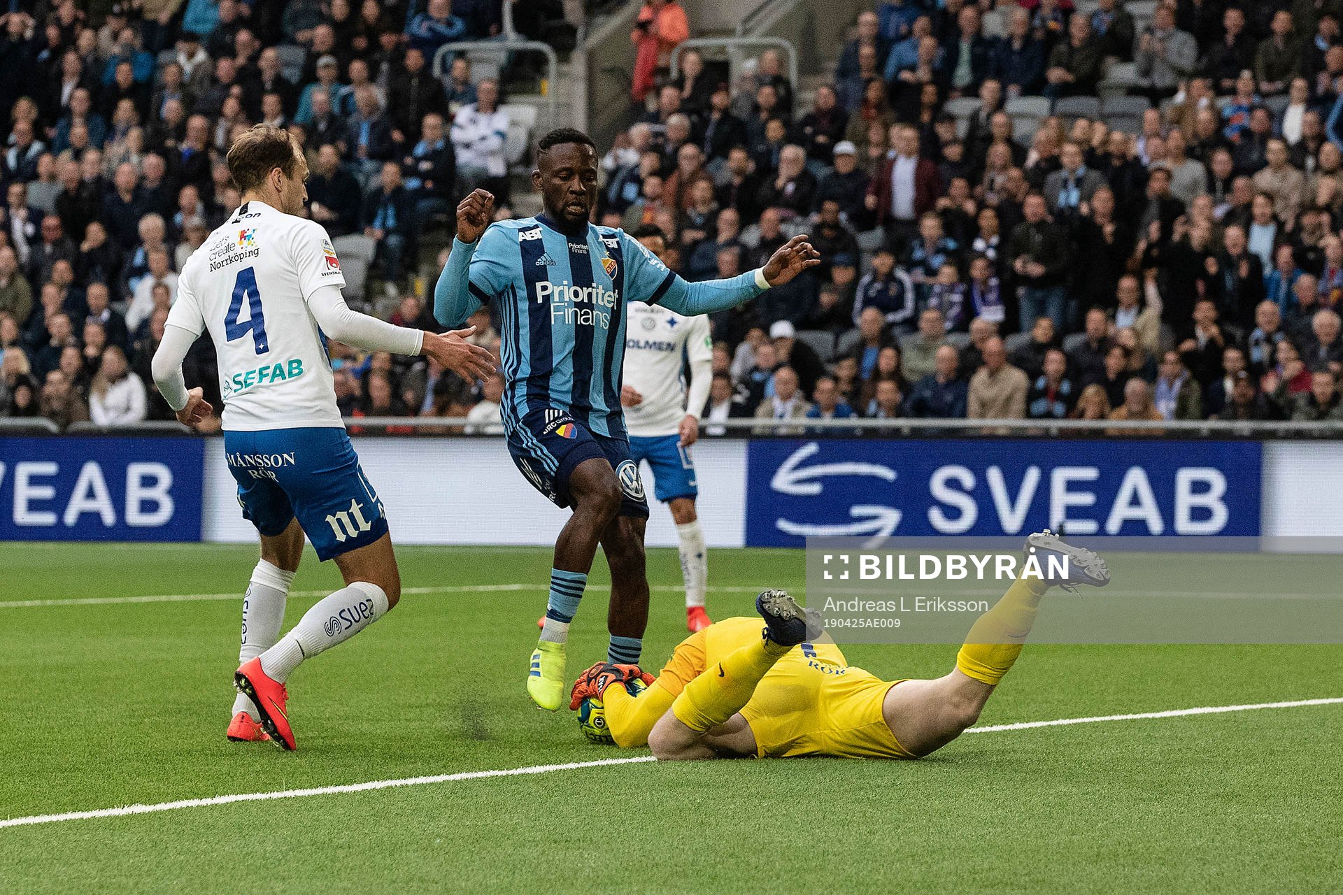 Djurgårdens Dzenis Kozica och IFK Norrköpings målvakt