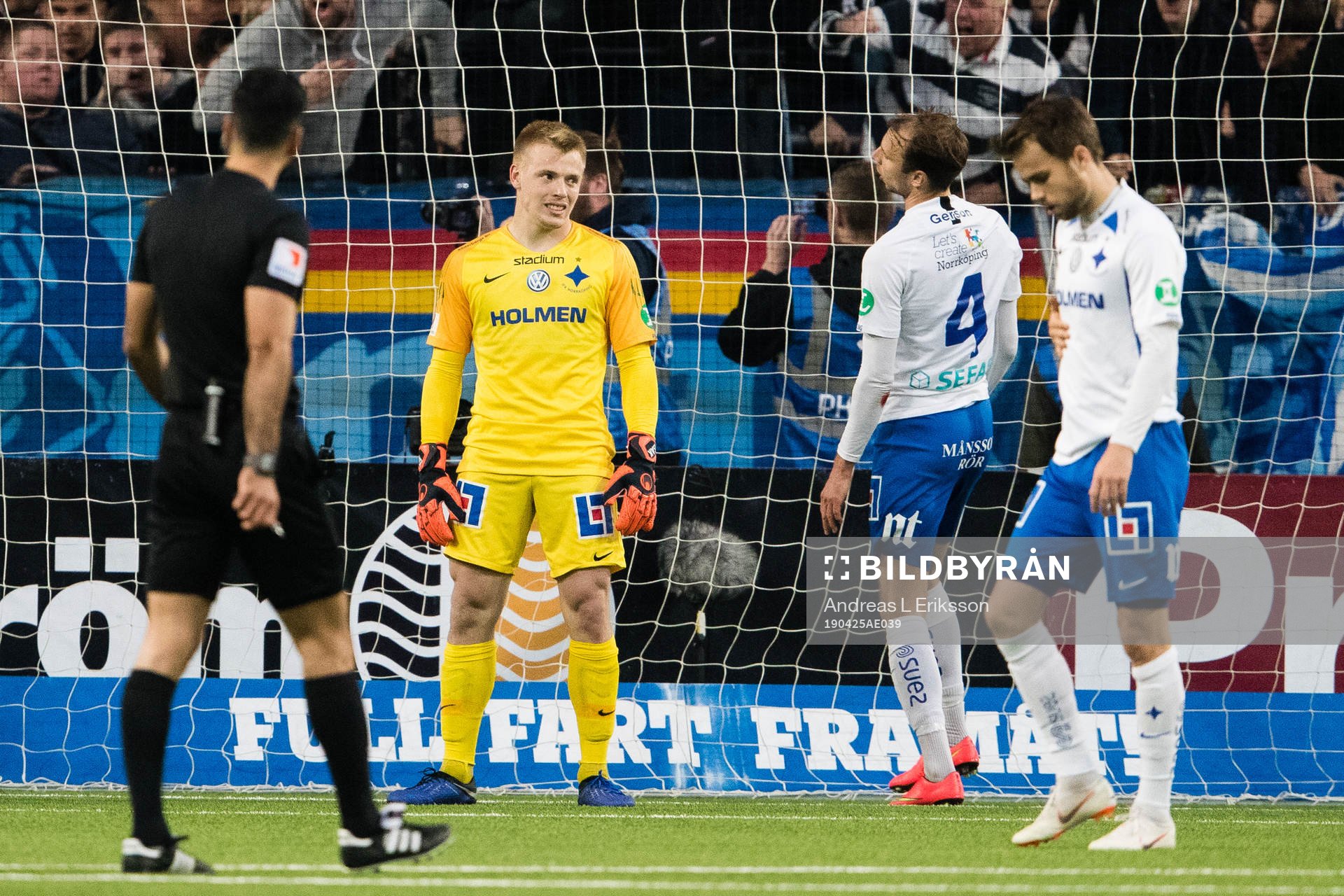 IFK Norrköpings målvakt Isak Pettersson, Lars Krogh
