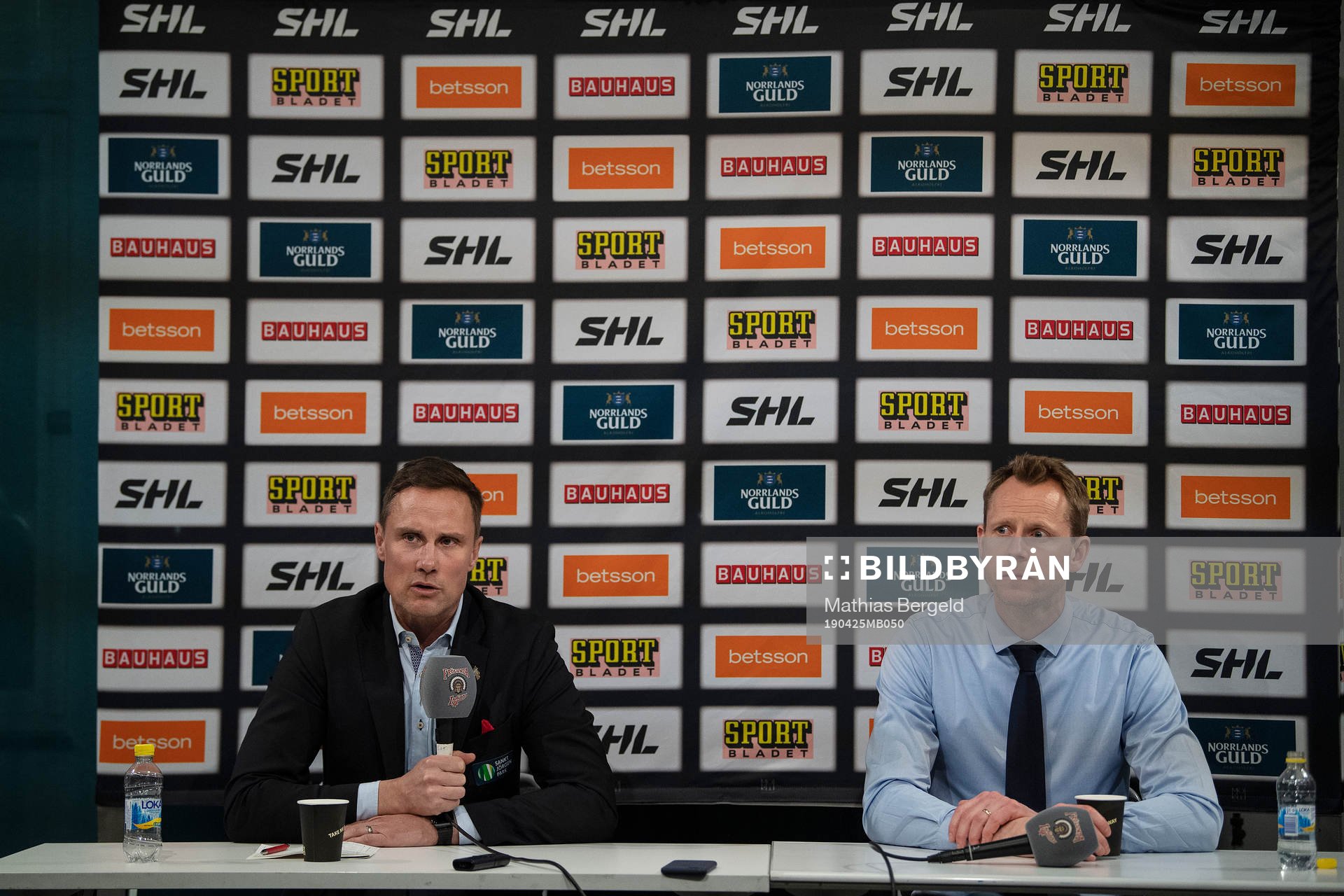 Frölundas tränare Roger Rönnberg  och Djurgårdens