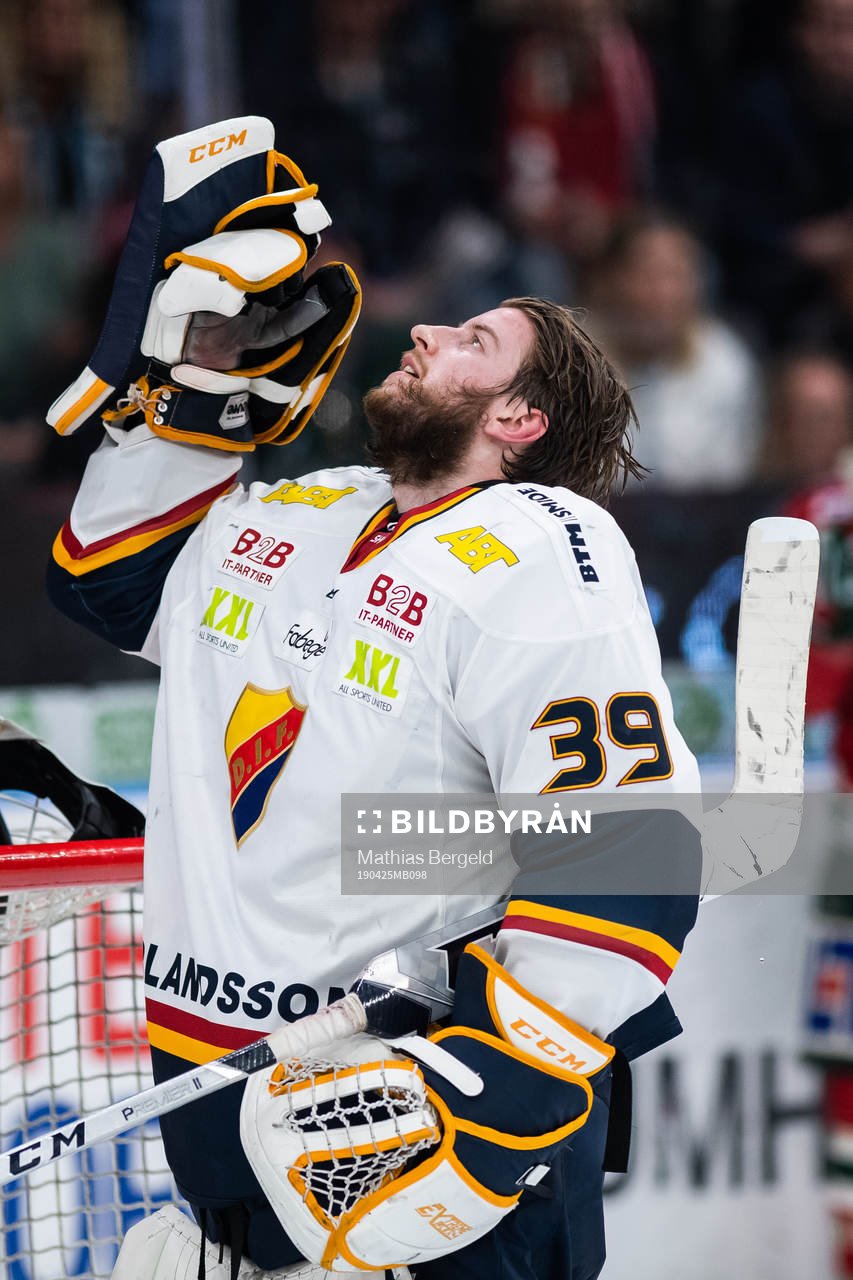 Djurgårdens målvakt Adam Reideborn utan hjälm
