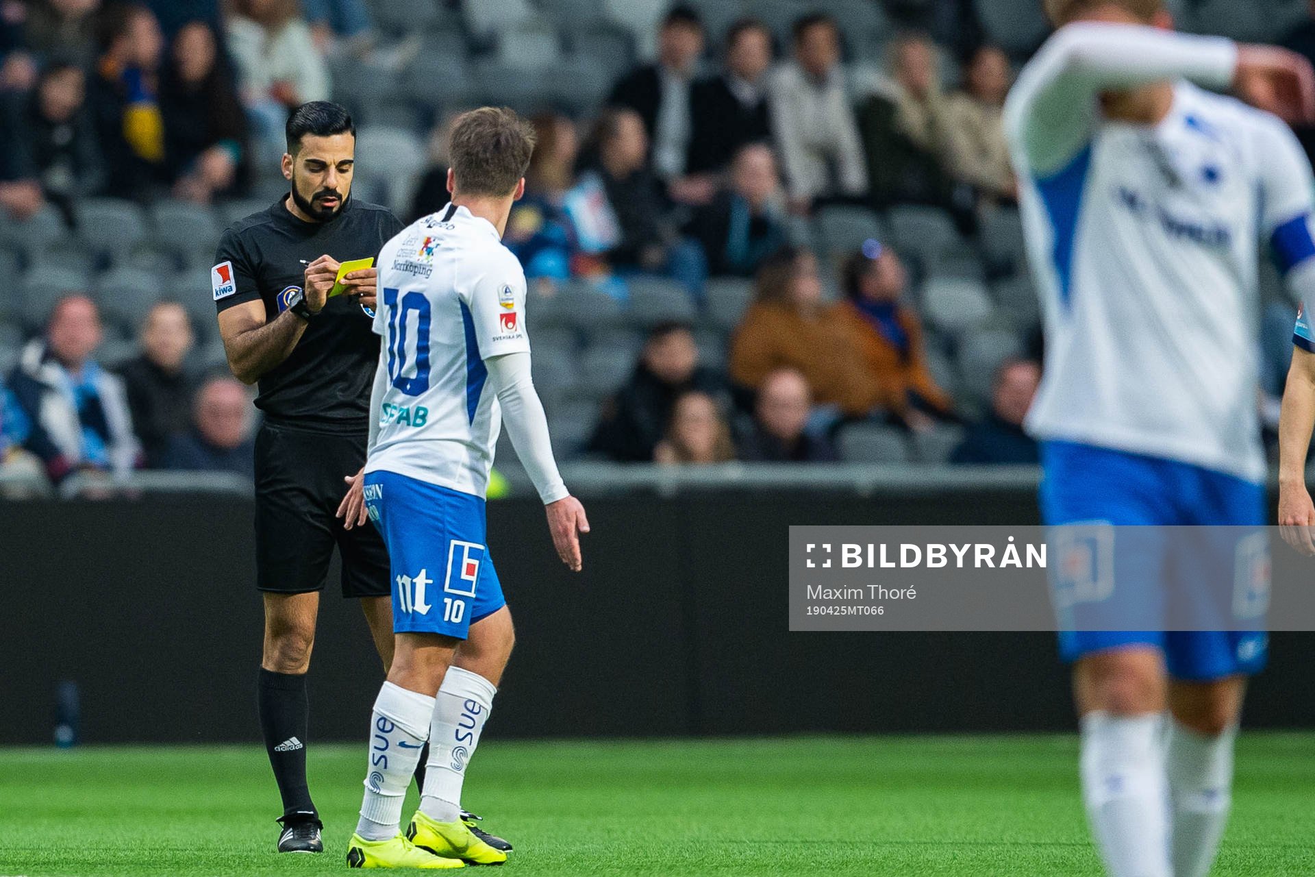 IFK Norrköpings Simon Skrabb tilldelas en varning av