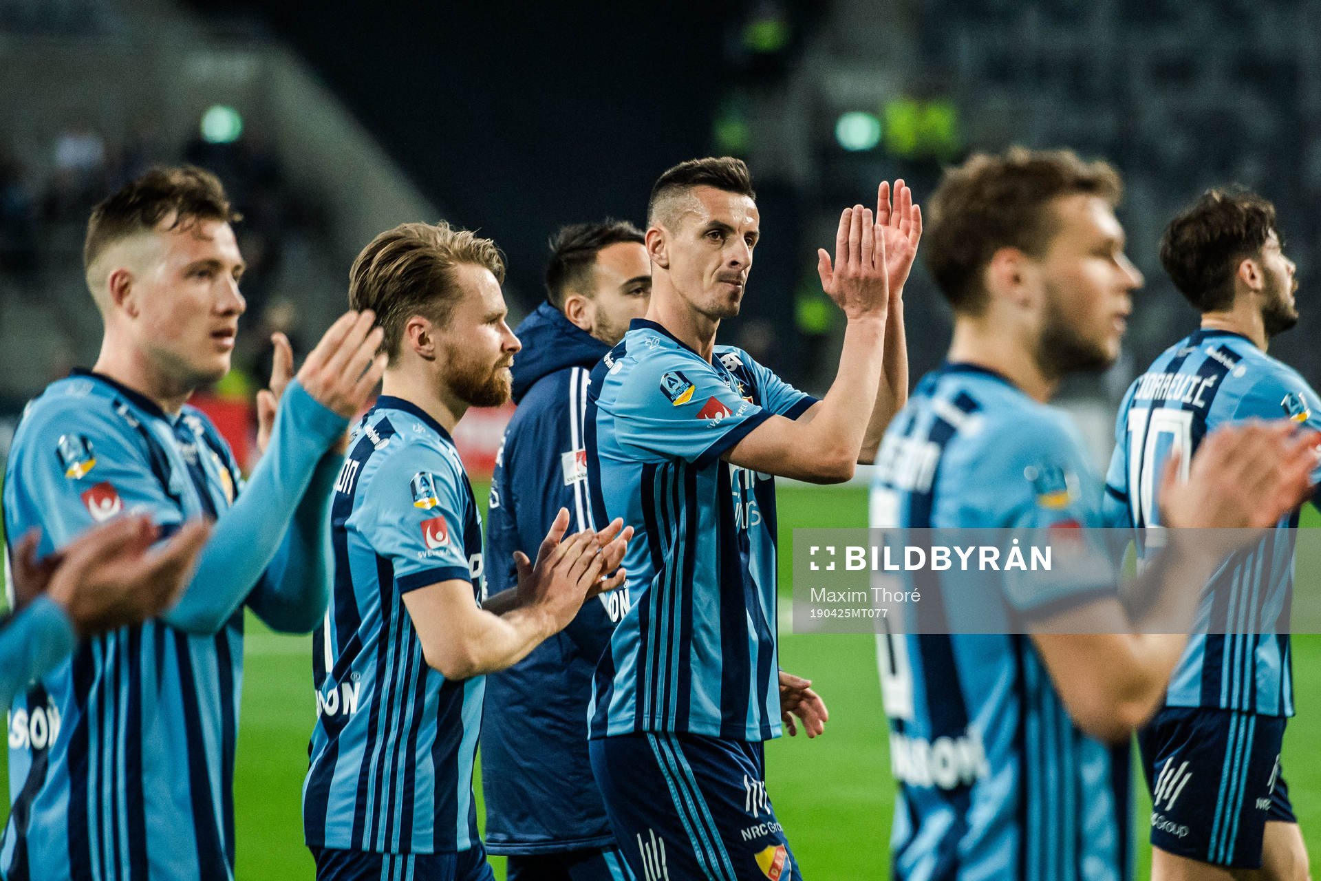 Djurgårdens Haris Radetinac tackar publiken efter fotbollsmatchen i Allsvenskan mellan Djurgården och Norrköping den 25 april 2019 i Stockholm.