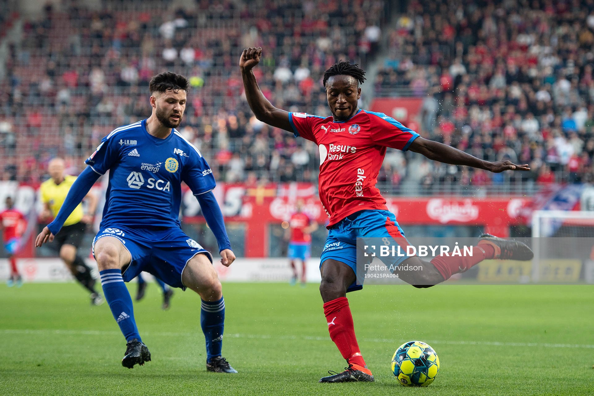 Sundsvalls Jonathan Tamimi Syberg och Helsingborgs Mamudu