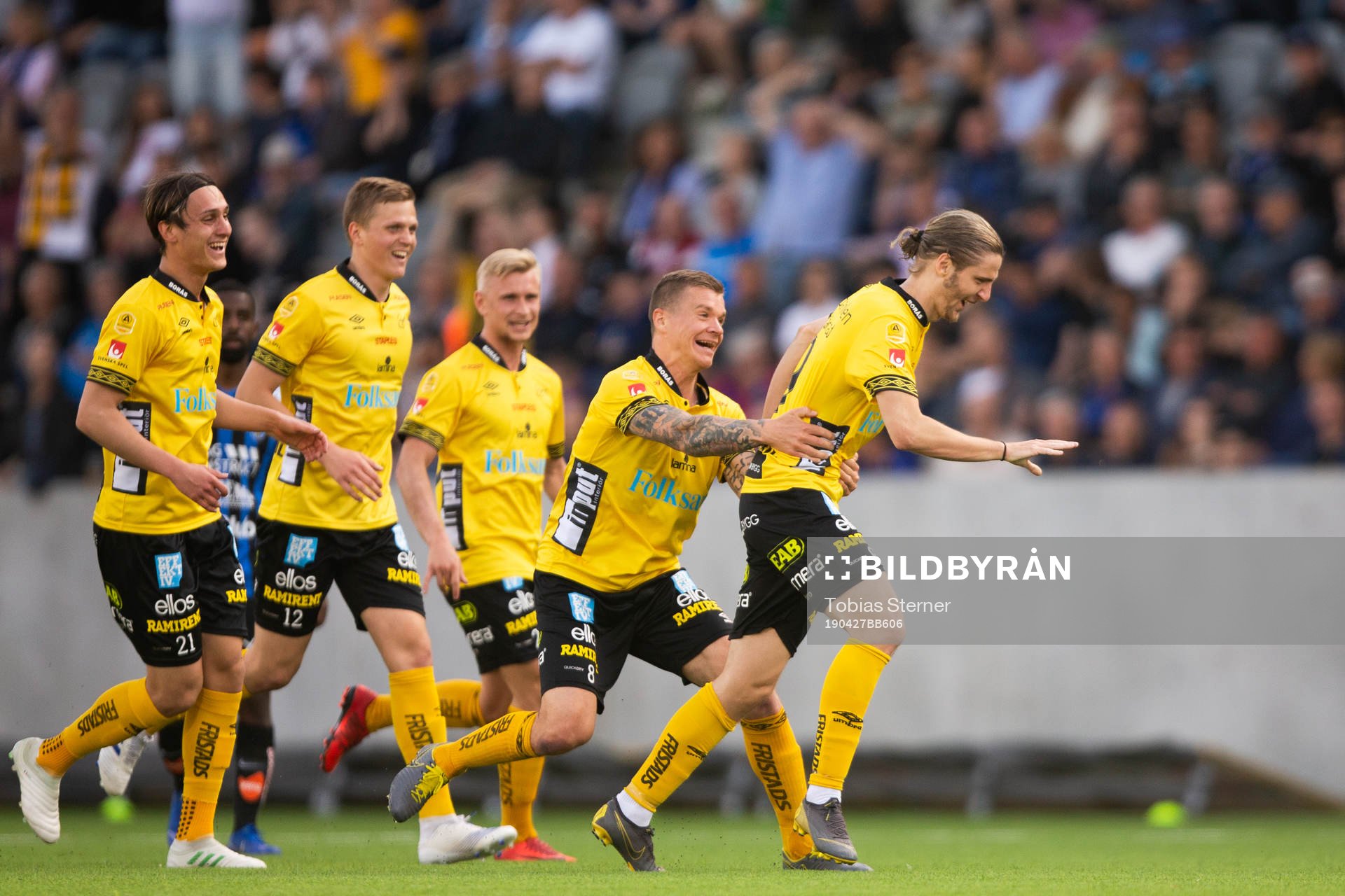 Elfsborgs Samuel Holmén och Pawel Cibicki jublar